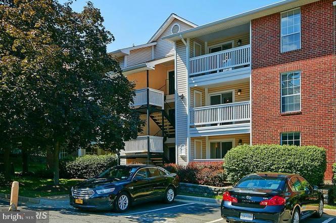 Stunning 2 Bedroom and 2 Bath condo with 2 parking spaces NEAR METRO! Gorgeous, decorator upgrades throughout. Cathedral ceiling, beautiful  hardwood floors. The designer kitchen  granite counters and glass-tiled backsplash and stainless steel fixtures. The updated Bathrooms  feature granite, design lighting, and fixtures. HUGE walk-in closets. The condo also has 2  decks perfect for relaxing and entertaining. This home offers elegance and space.