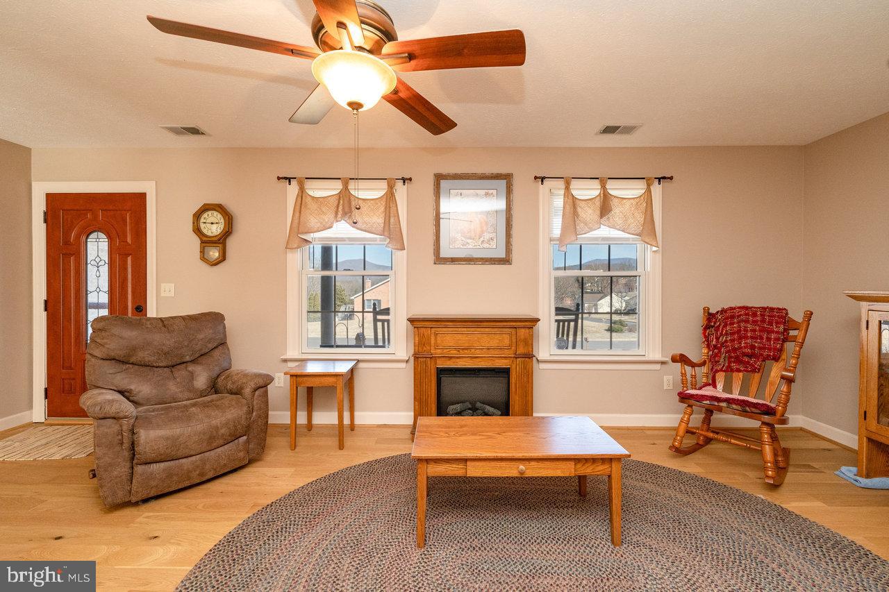 SUNRISE HILL - Residential