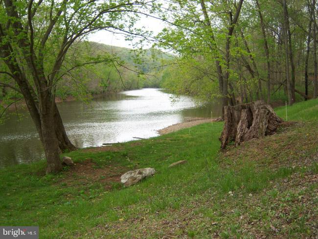 RIVER RIDGE - Land