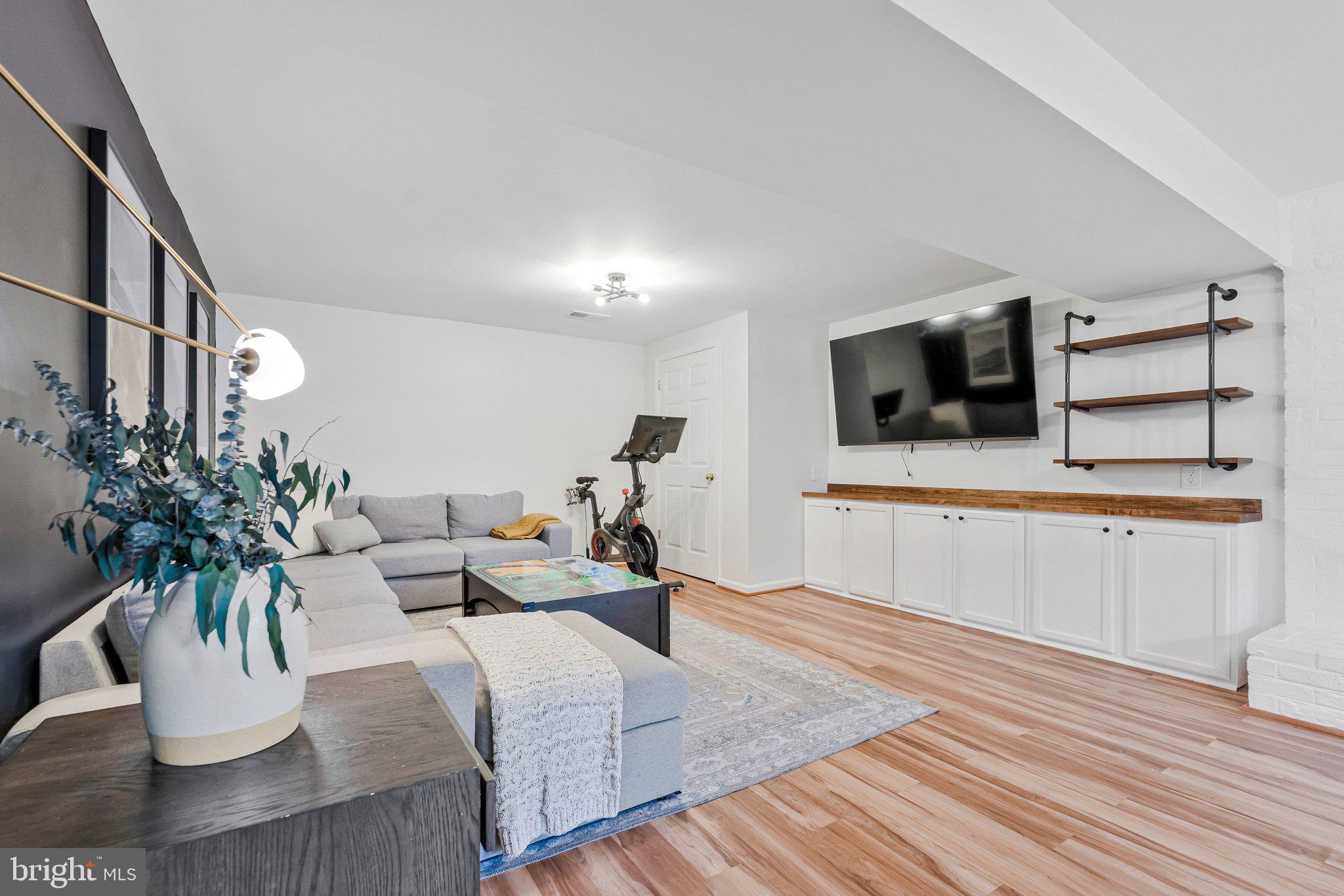 MIDDLERIDGE - Residential