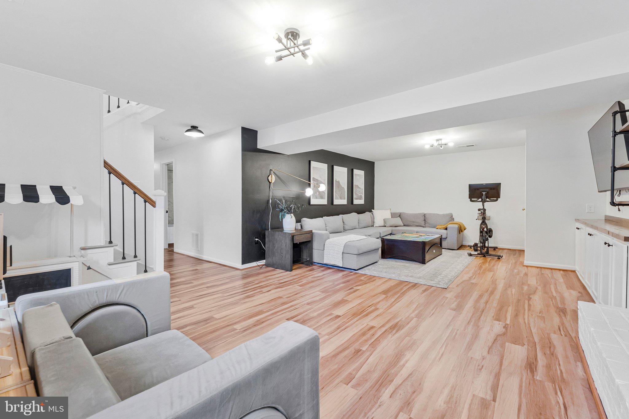 MIDDLERIDGE - Residential
