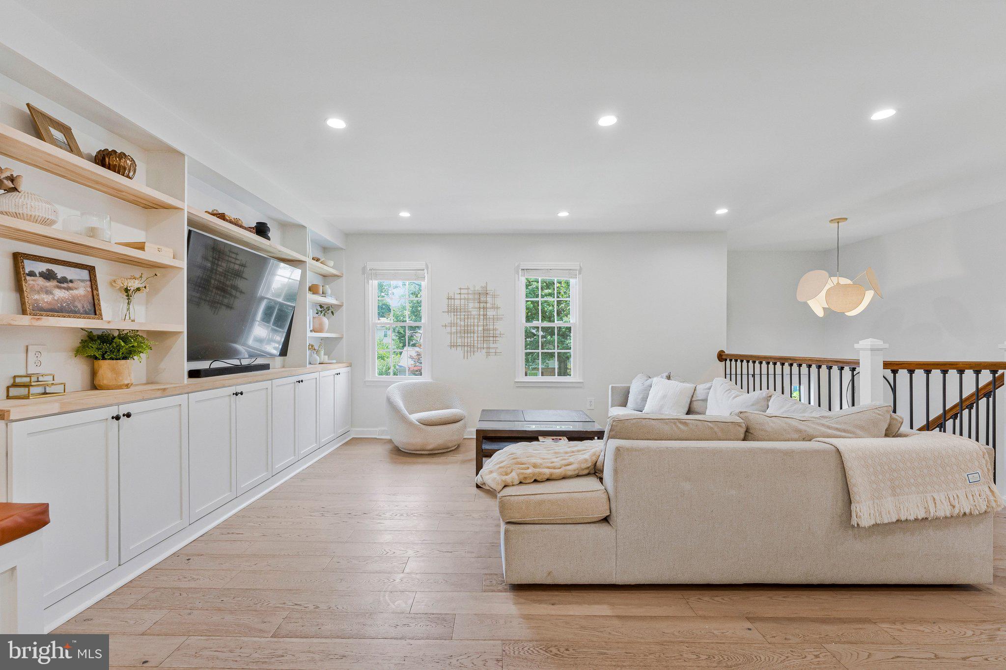 MIDDLERIDGE - Residential