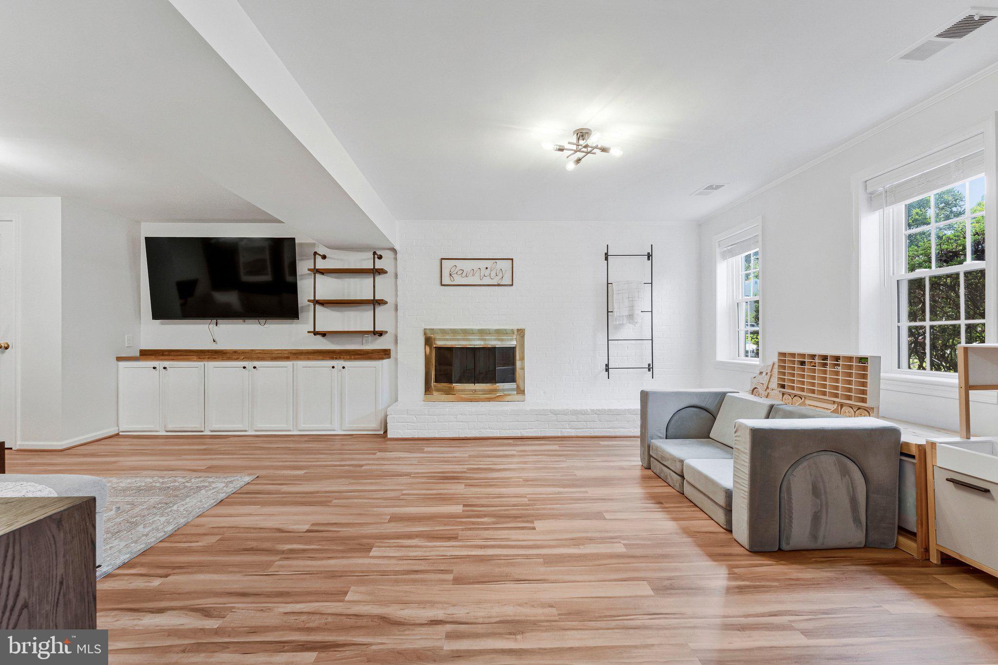 MIDDLERIDGE - Residential