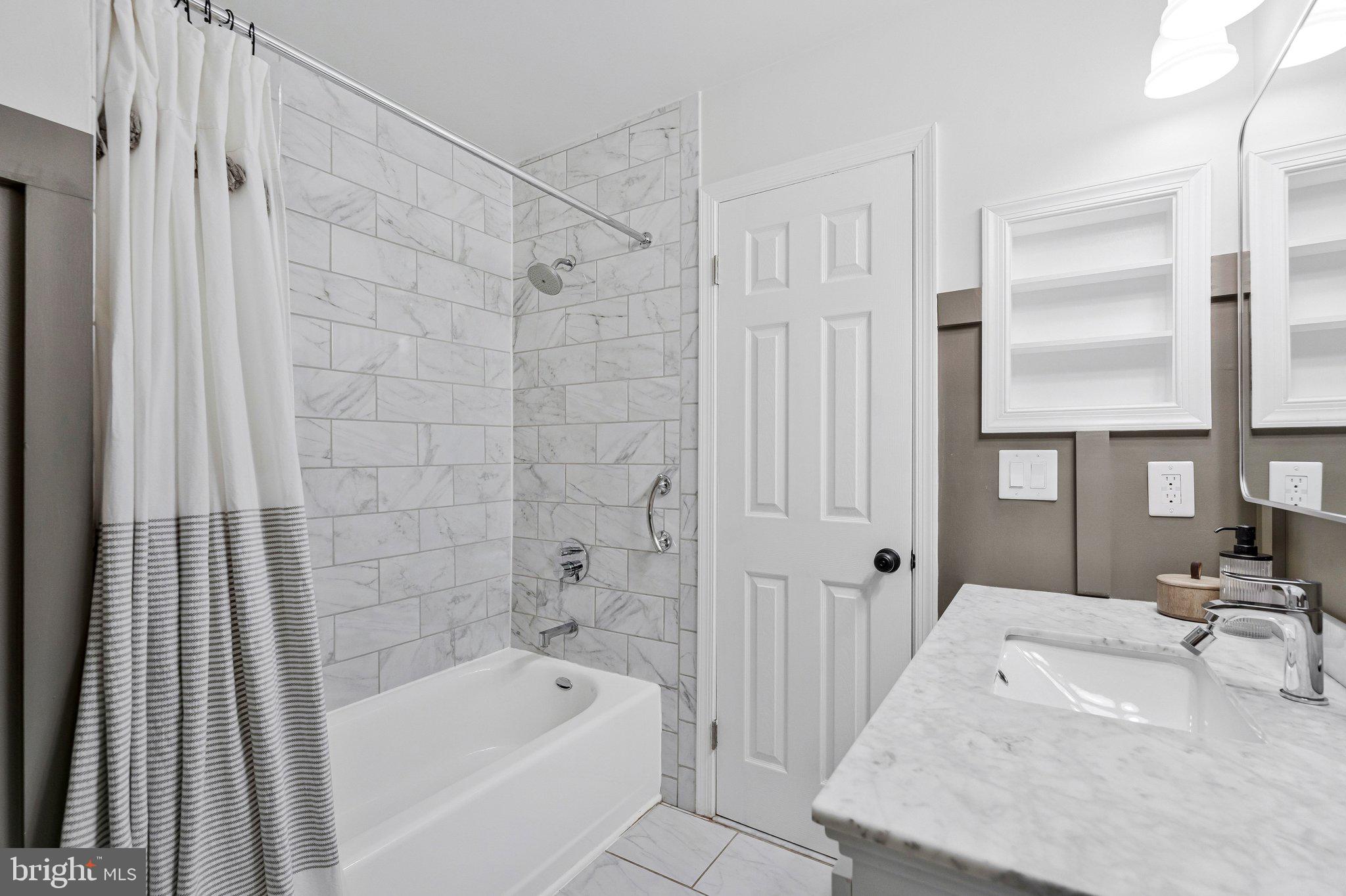 MIDDLERIDGE - Residential