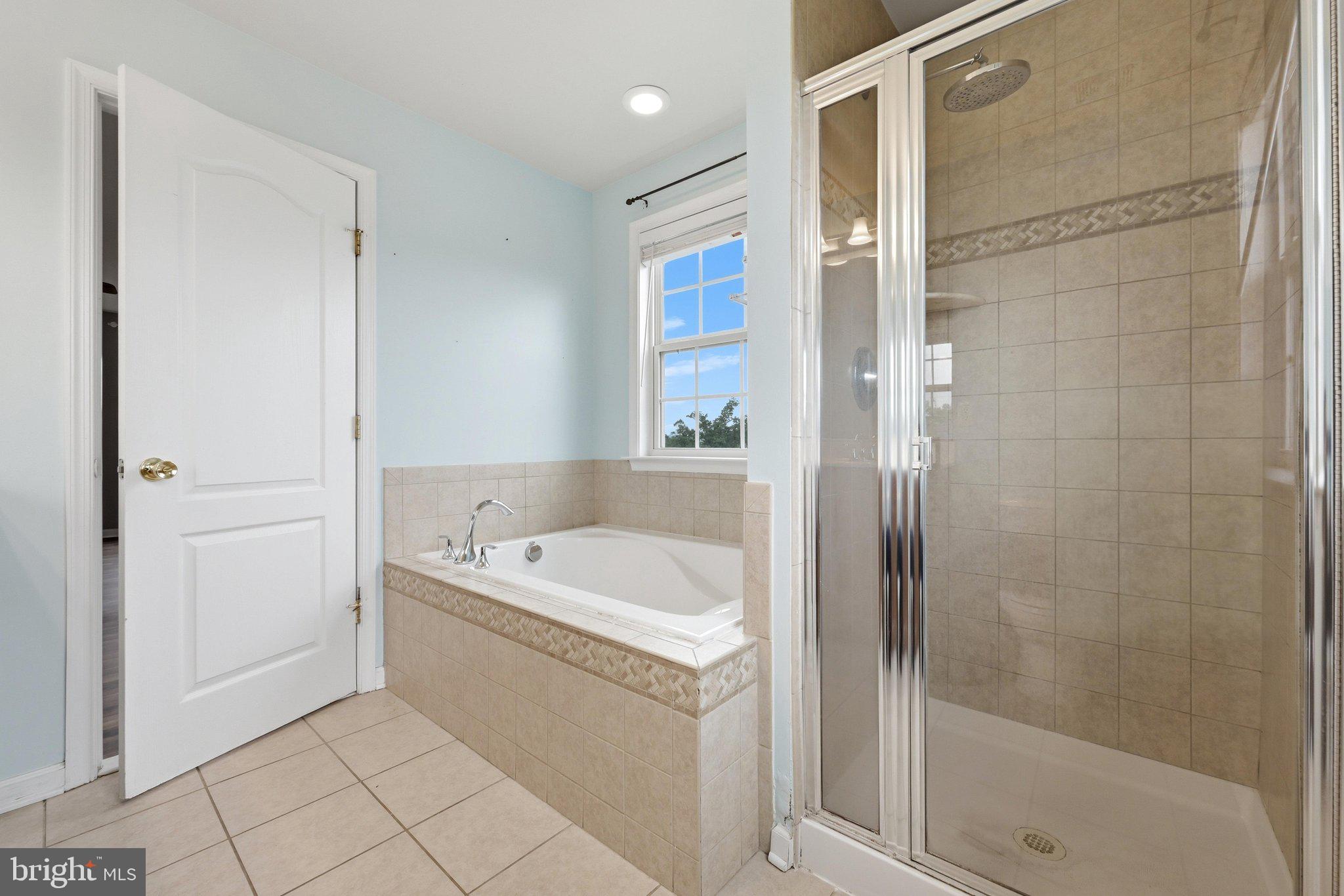 WAKELAND MANOR - Residential