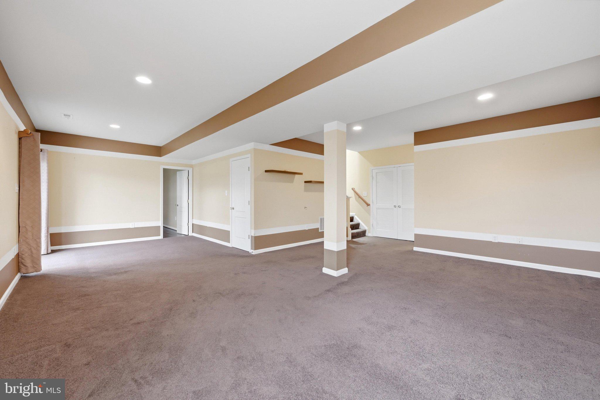 WAKELAND MANOR - Residential