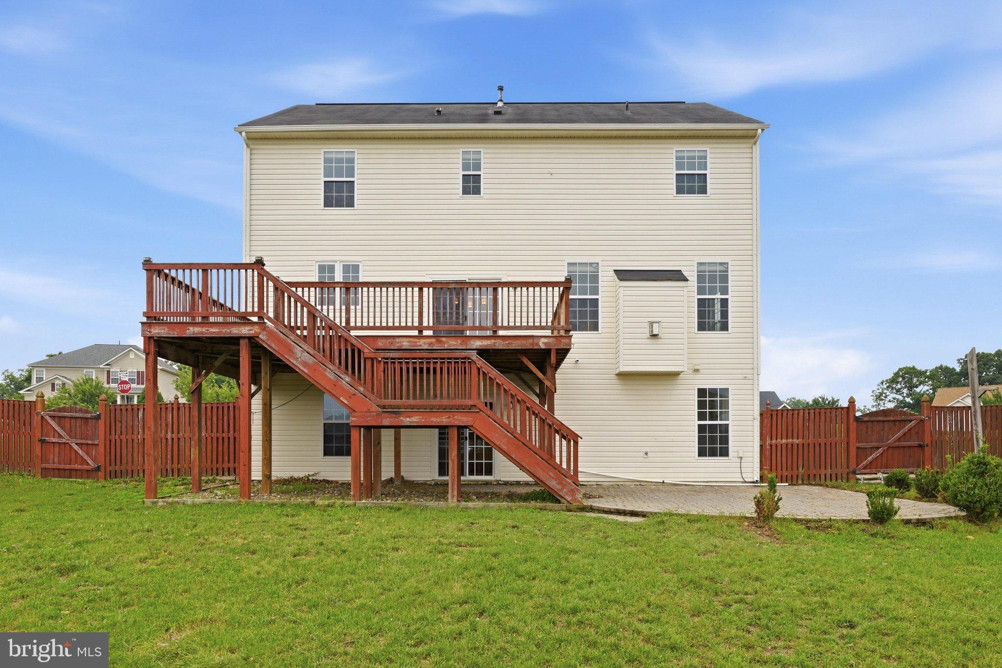 WAKELAND MANOR - Residential