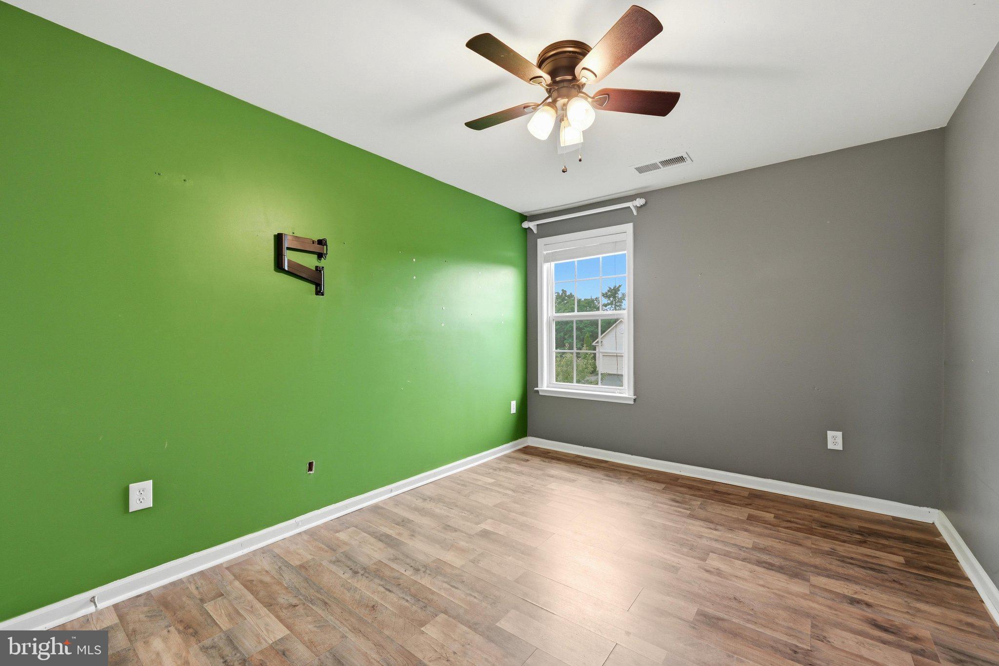 WAKELAND MANOR - Residential