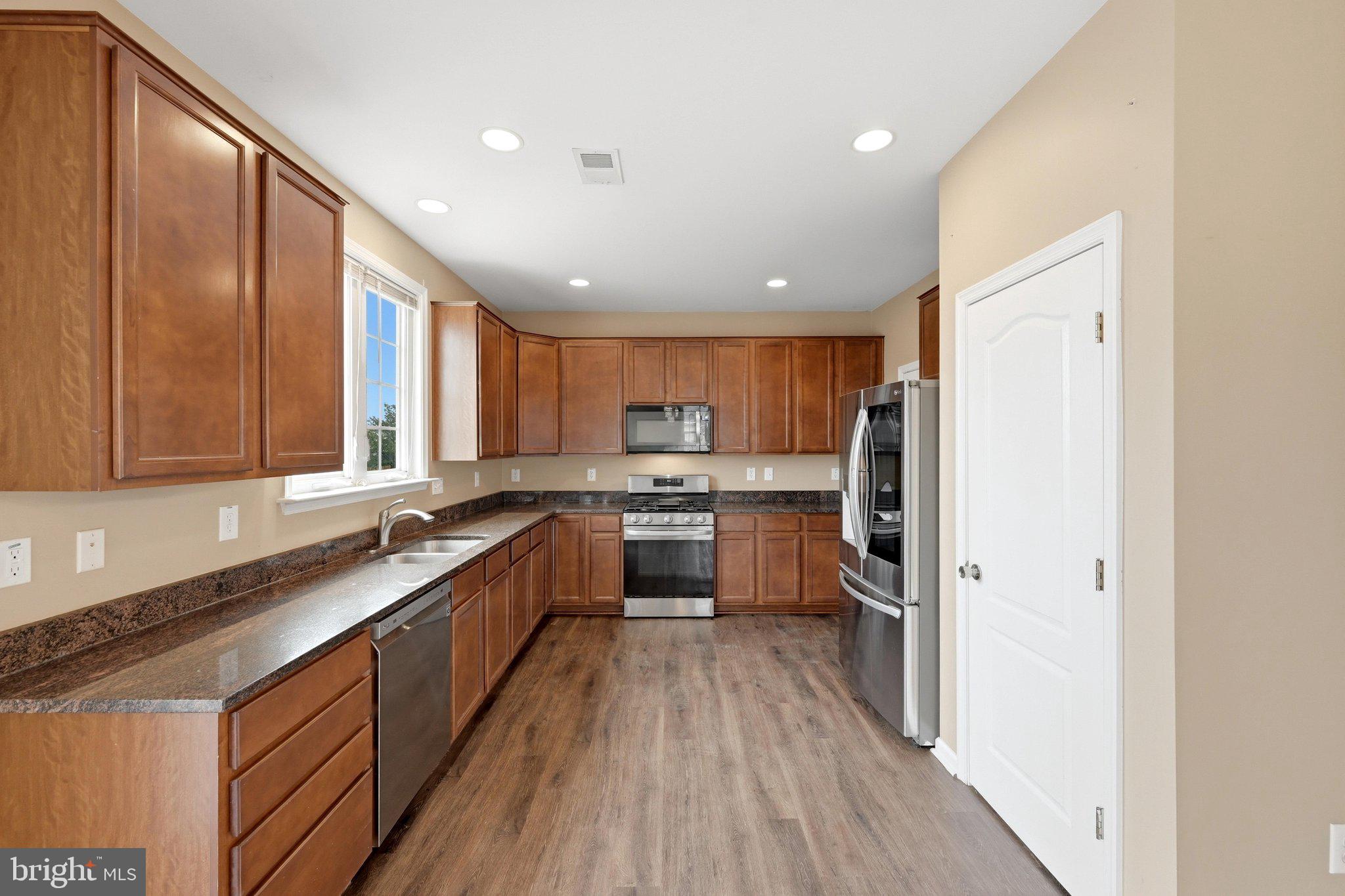 WAKELAND MANOR - Residential