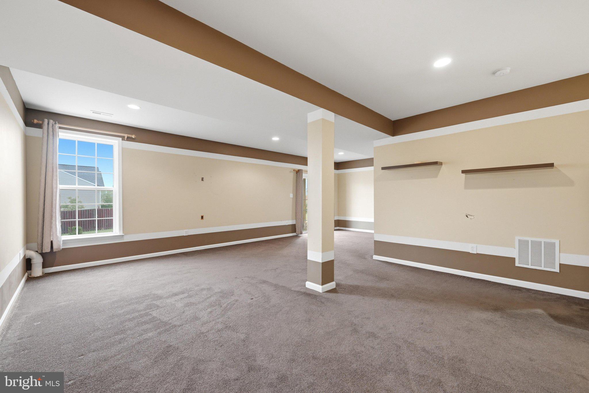 WAKELAND MANOR - Residential