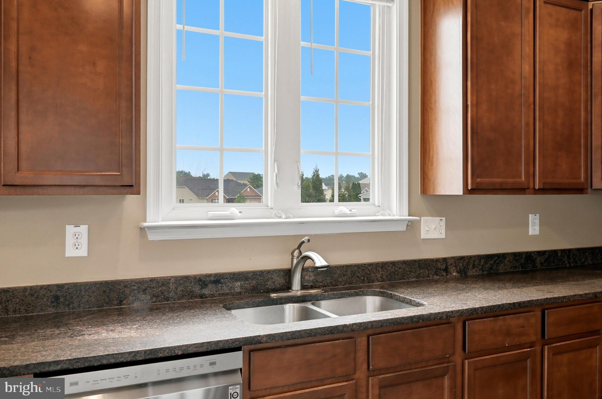 WAKELAND MANOR - Residential