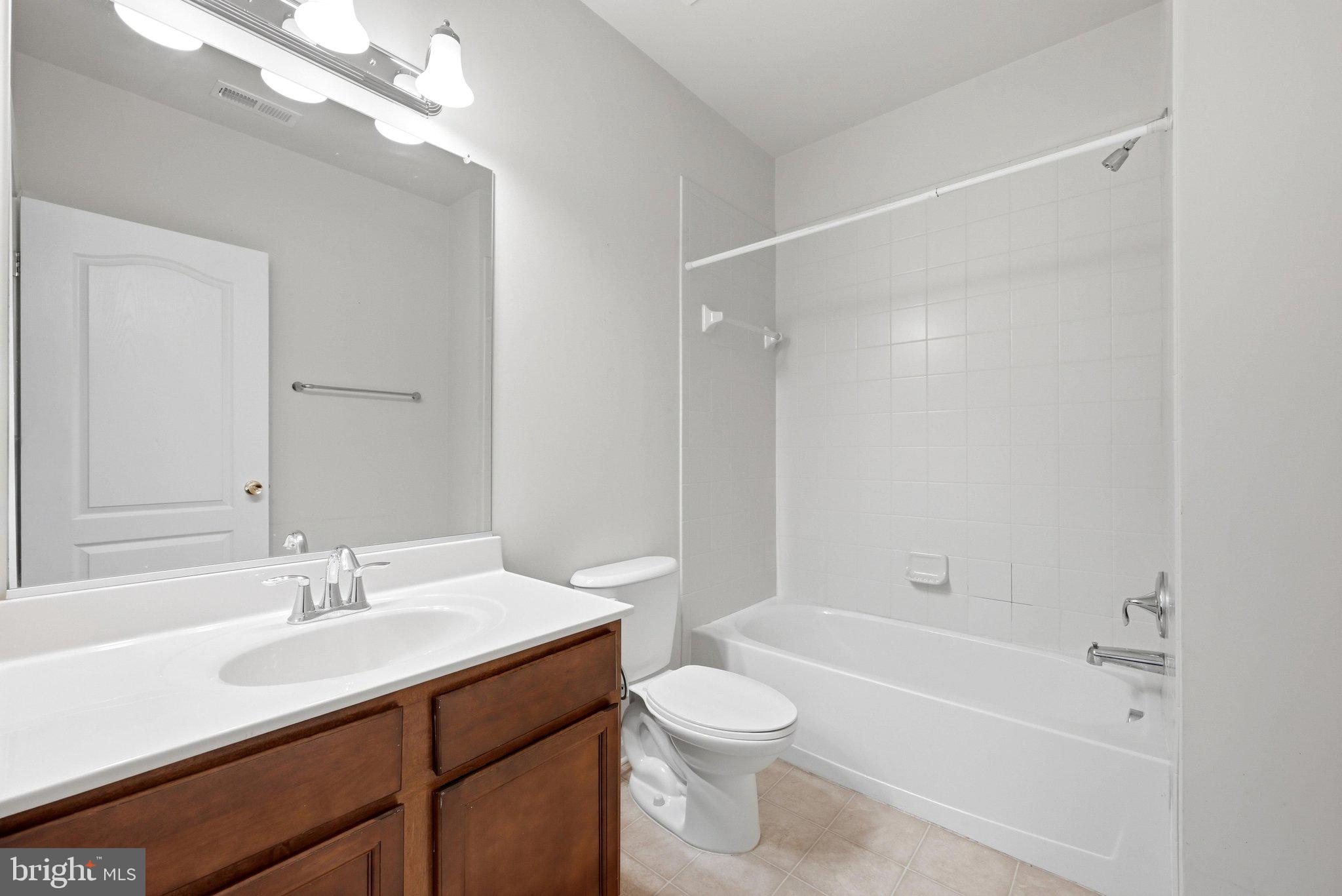 WAKELAND MANOR - Residential