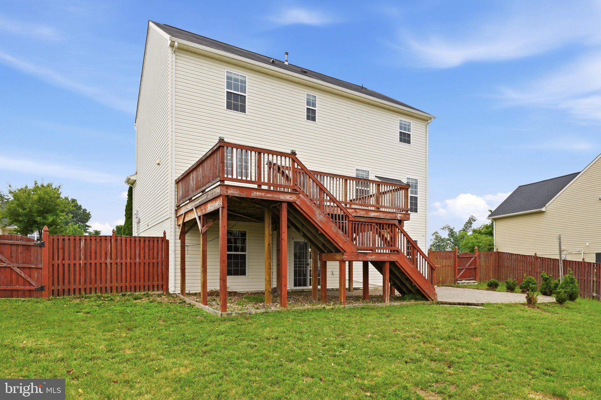 WAKELAND MANOR - Residential