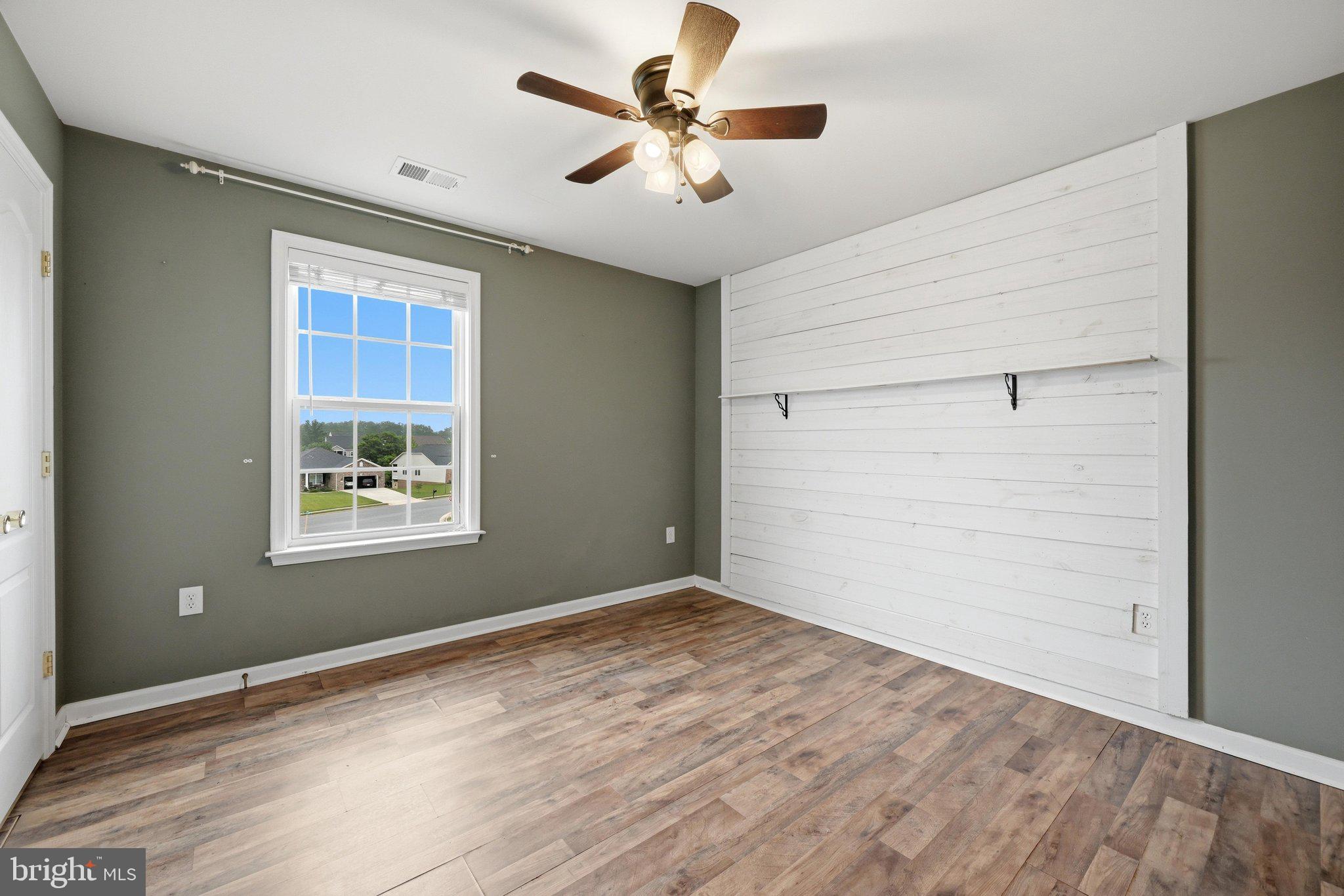 WAKELAND MANOR - Residential
