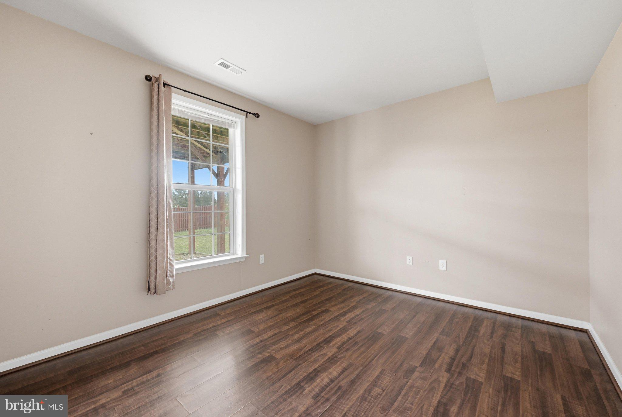 WAKELAND MANOR - Residential