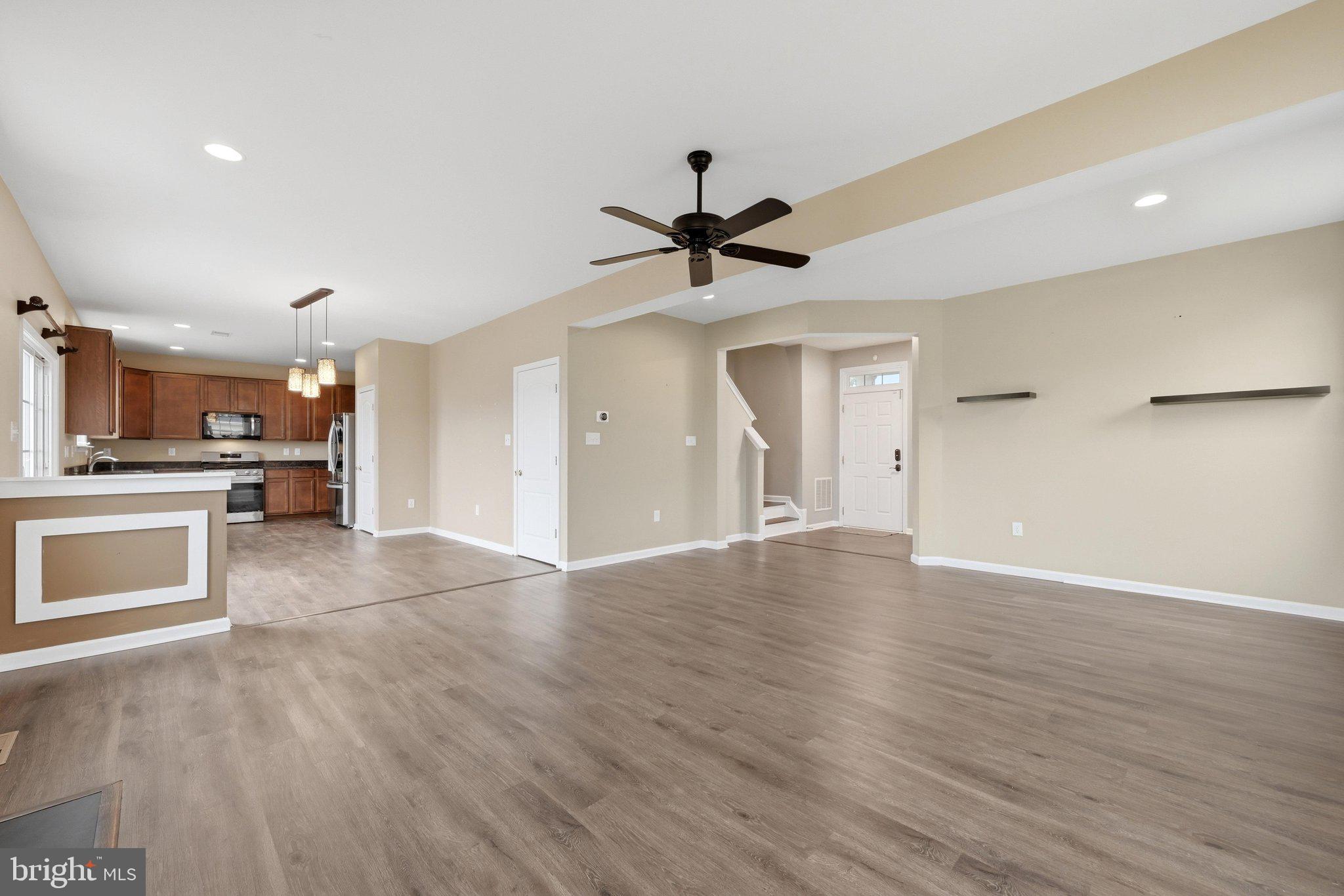 WAKELAND MANOR - Residential