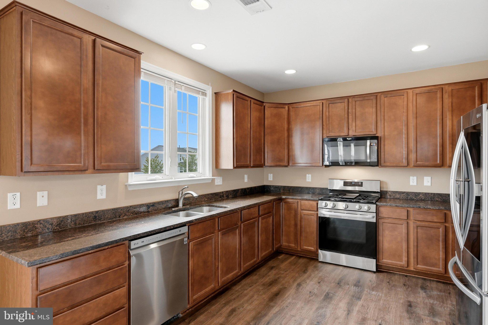 WAKELAND MANOR - Residential