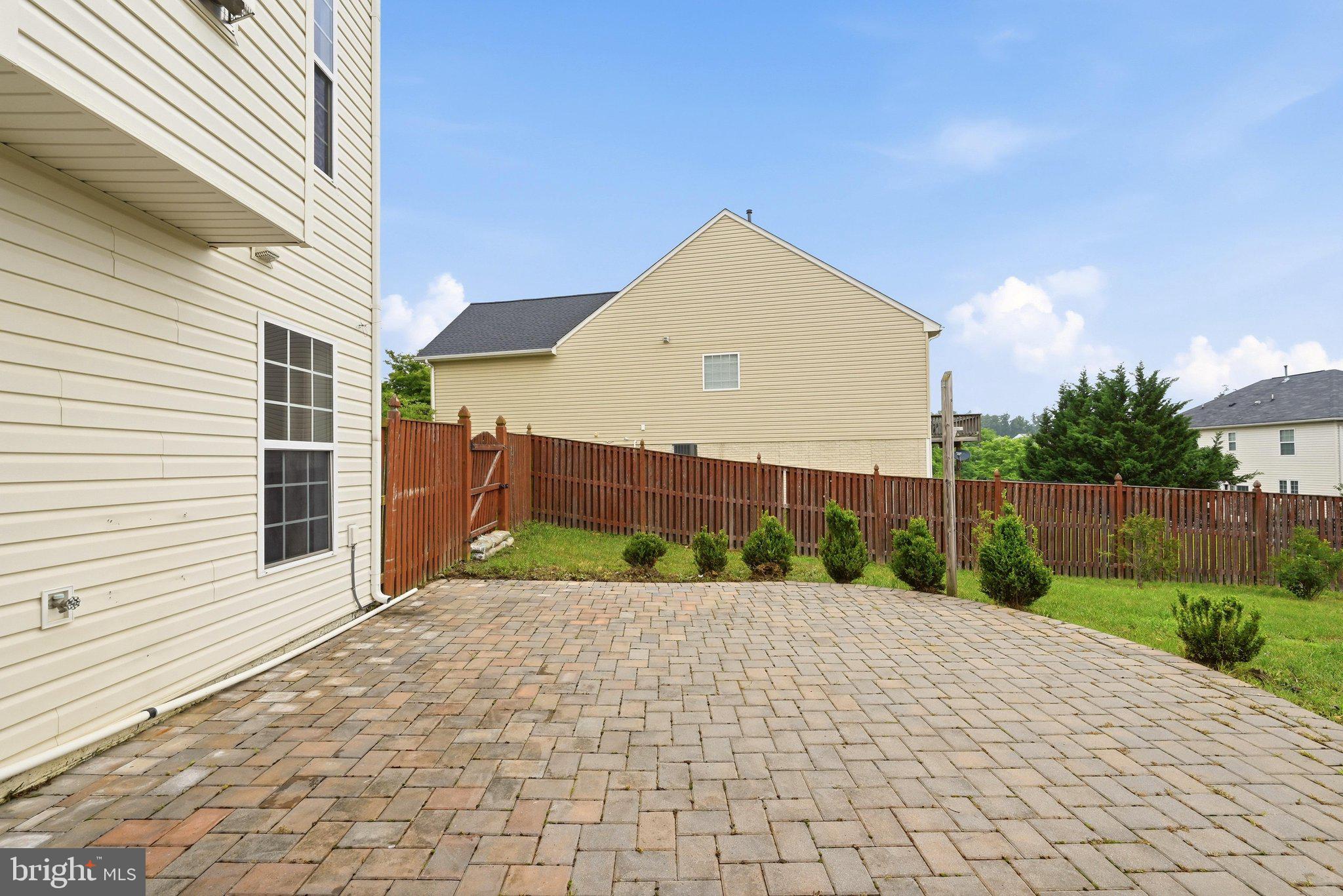 WAKELAND MANOR - Residential