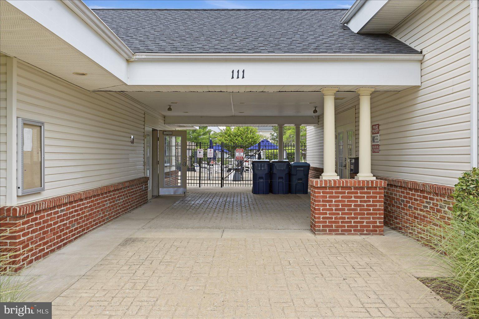 WAKELAND MANOR - Residential