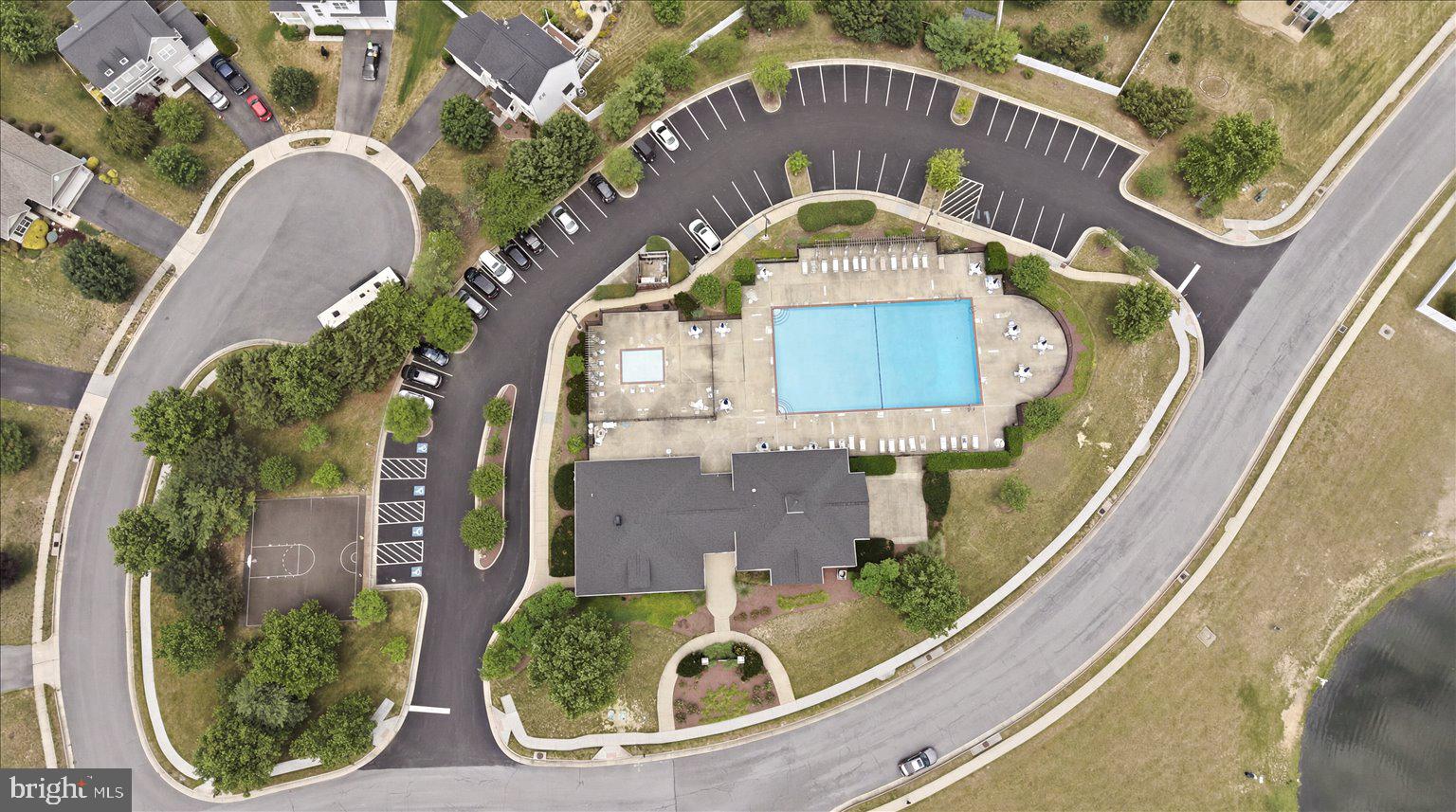 WAKELAND MANOR - Residential