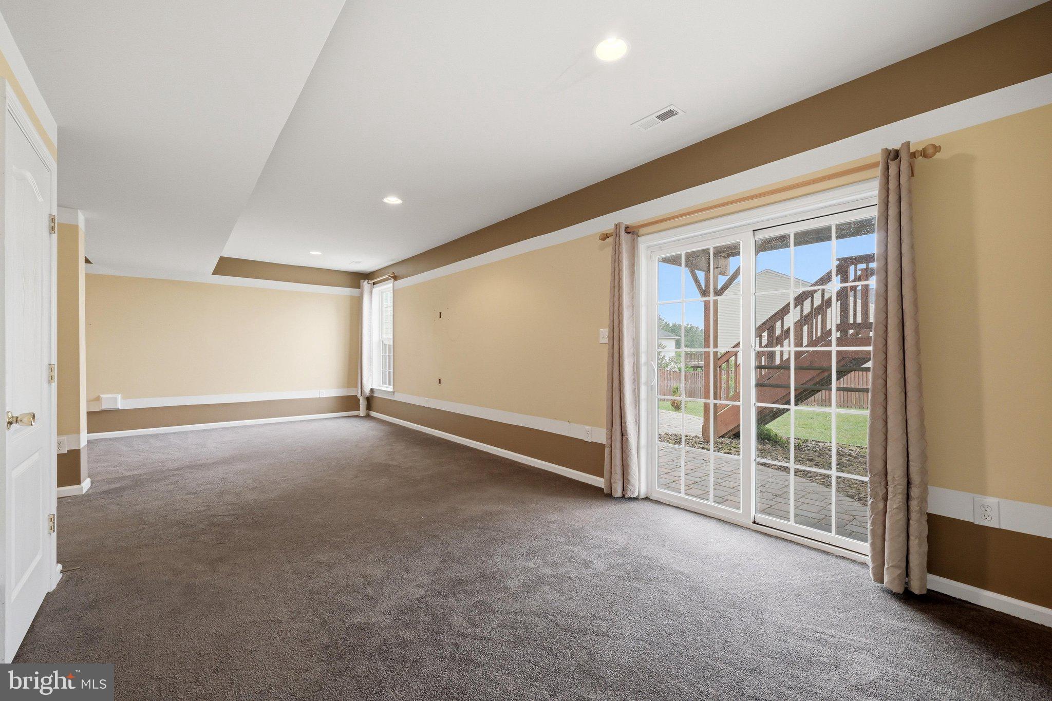 WAKELAND MANOR - Residential