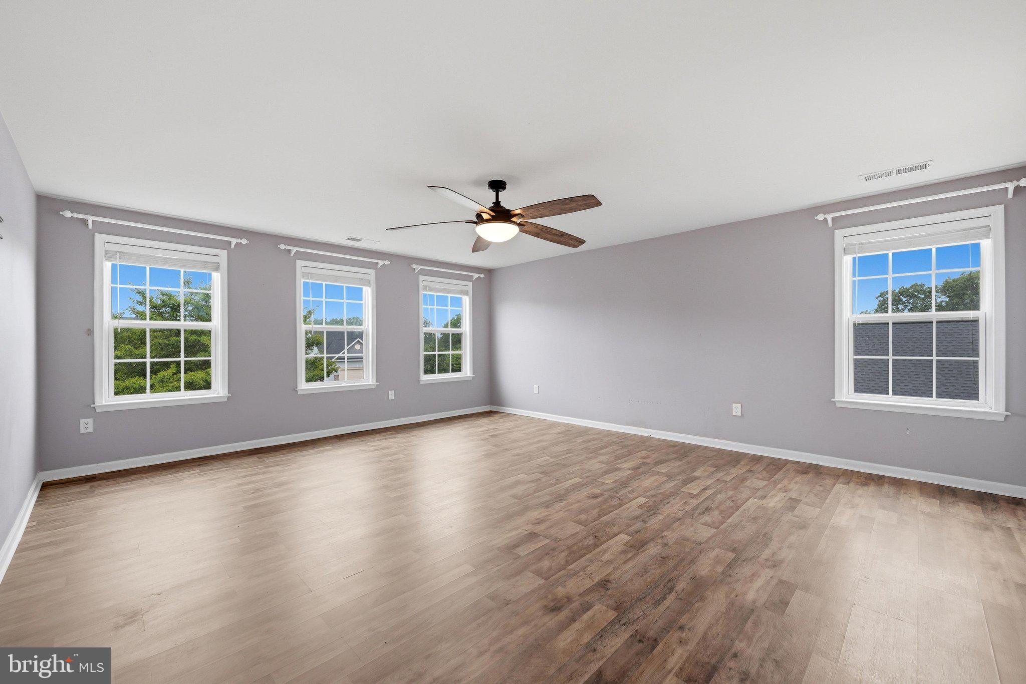 WAKELAND MANOR - Residential