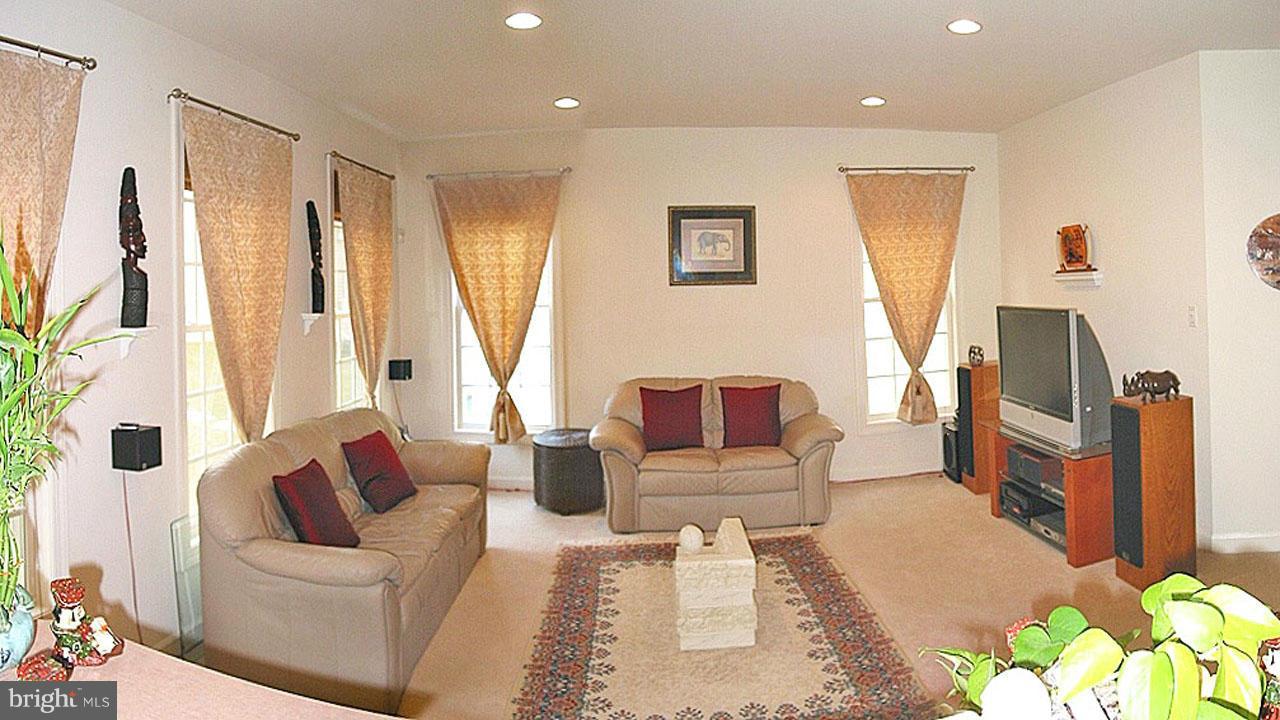 GREENWAY VILLAGE - Residential Lease