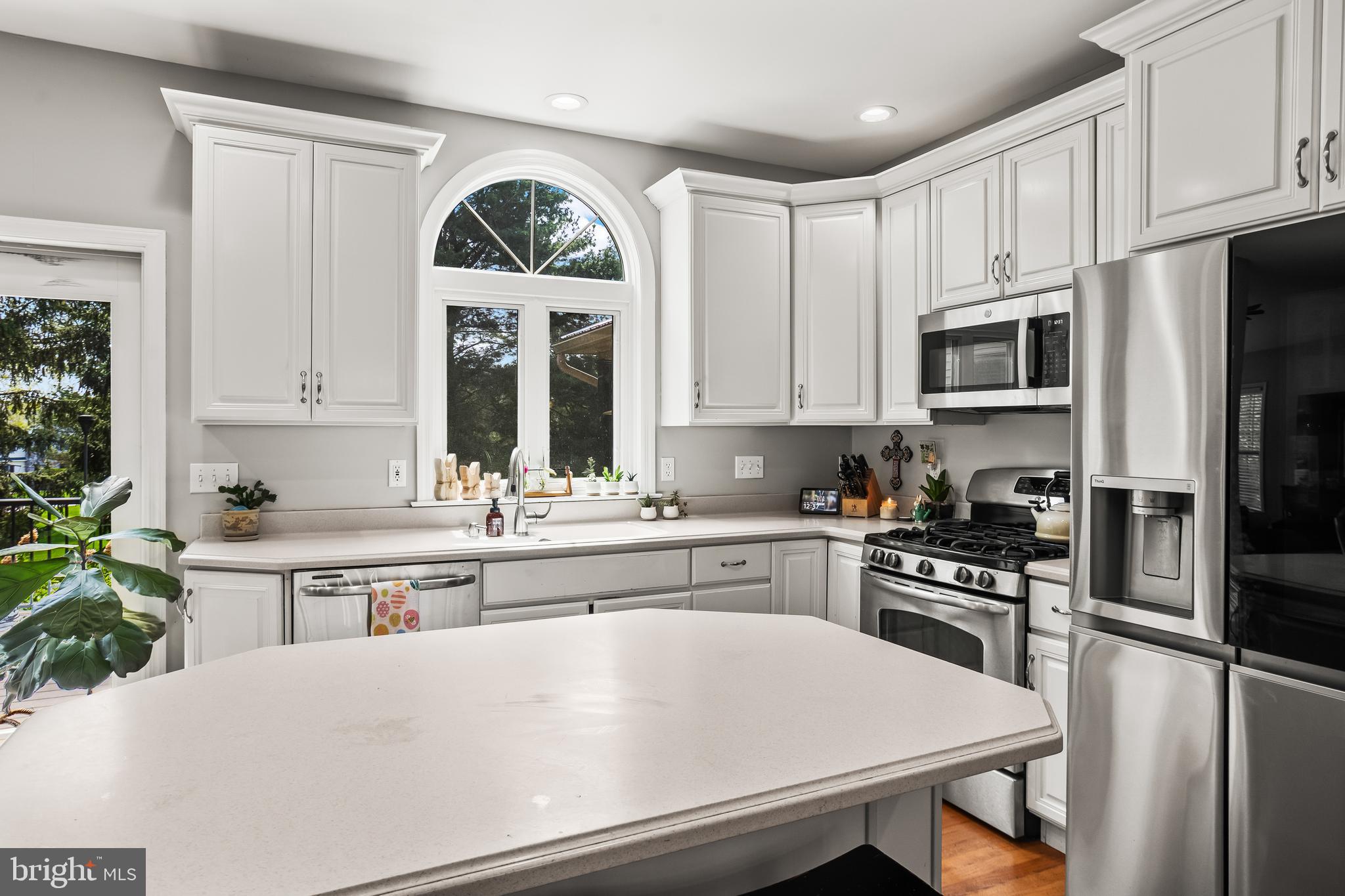 CENTERVILLE COMMONS - Residential