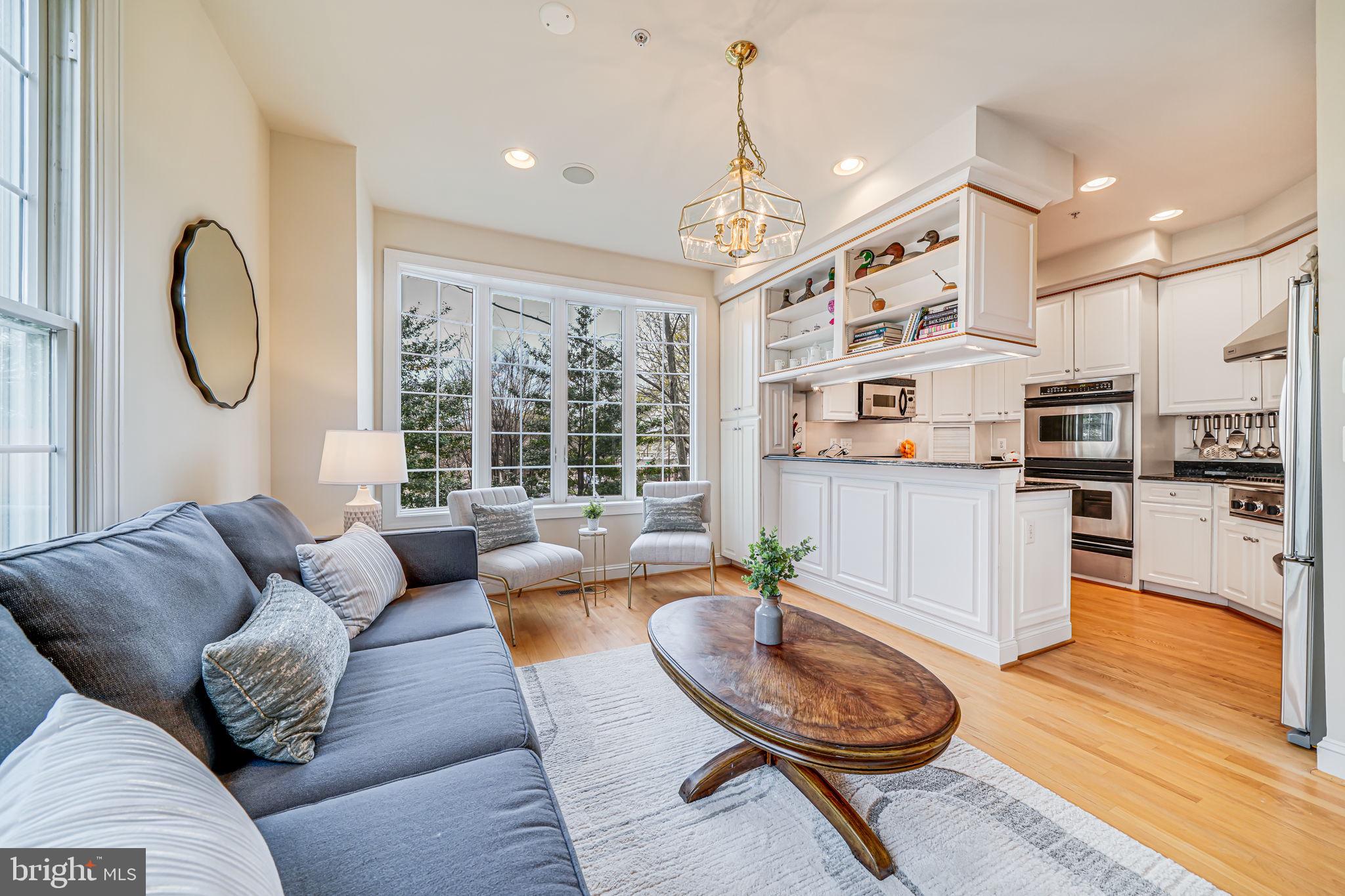 MCLEAN CREST - Residential