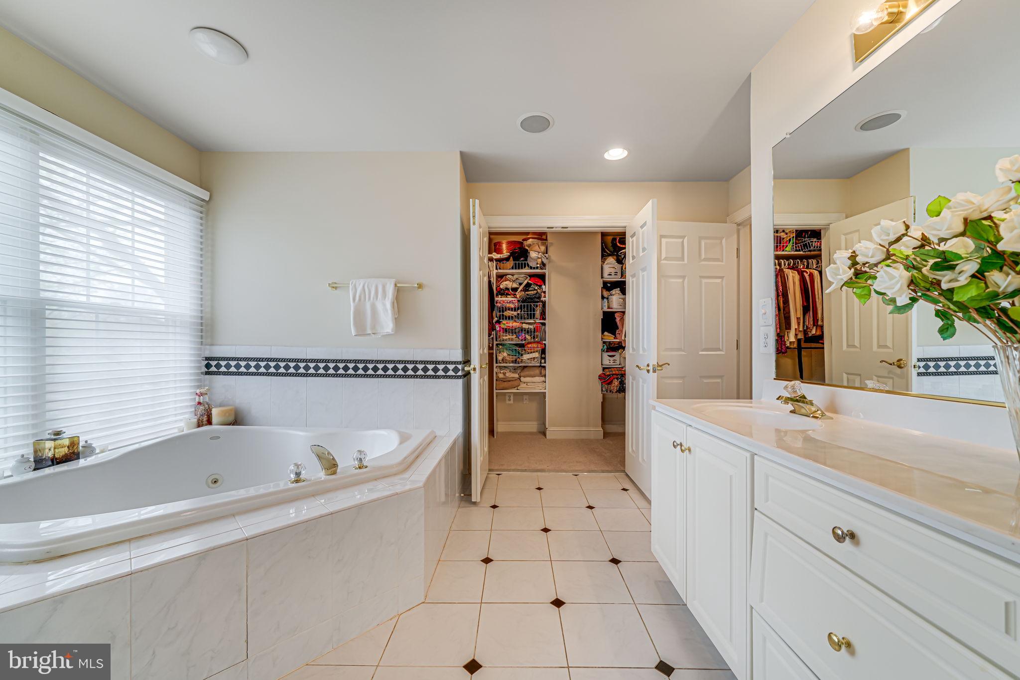 MCLEAN CREST - Residential