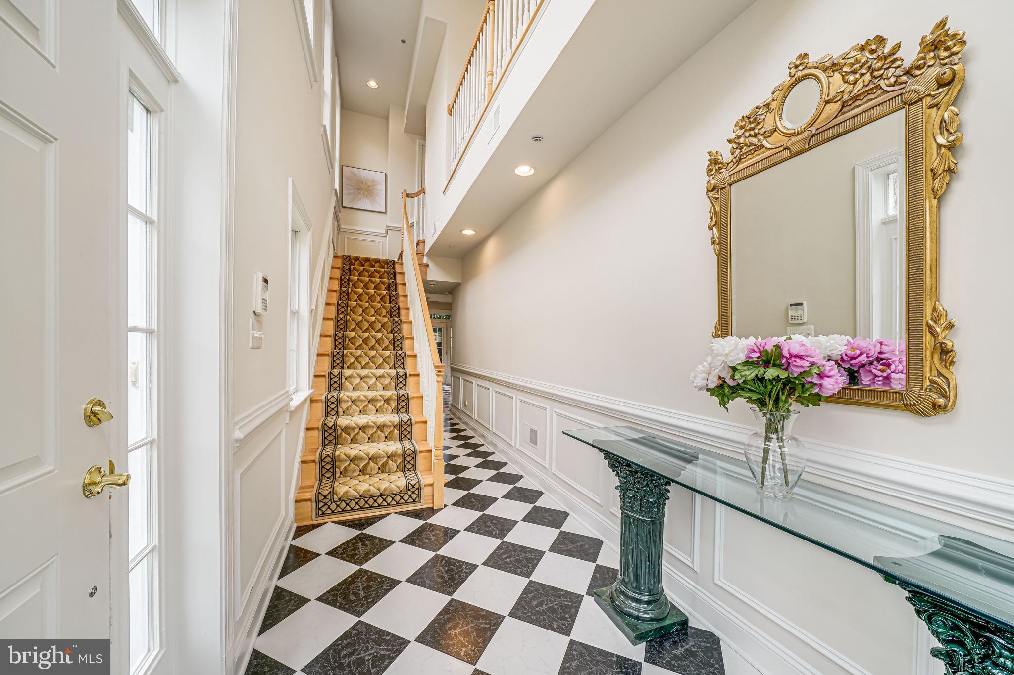 MCLEAN CREST - Residential