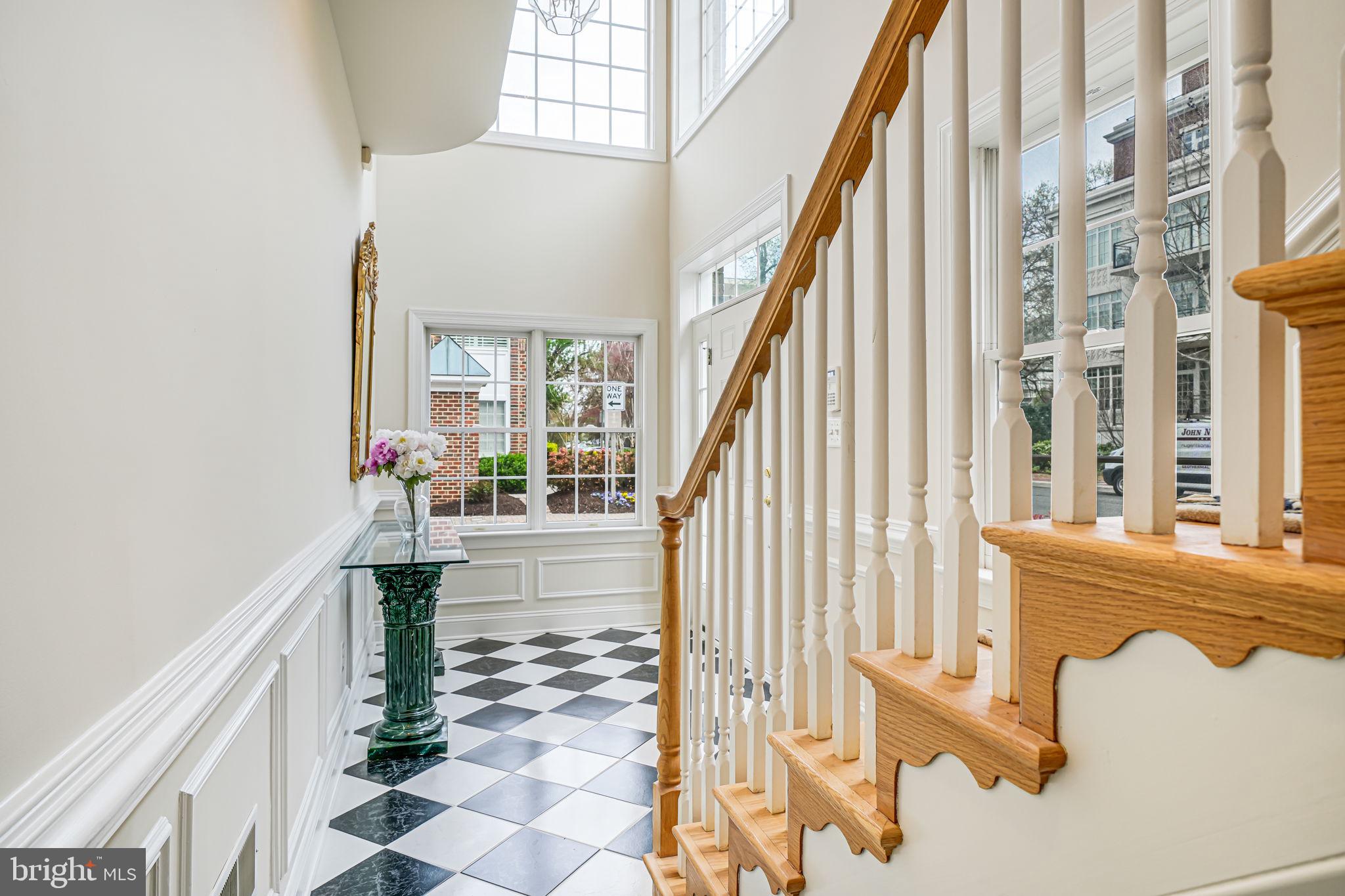 MCLEAN CREST - Residential