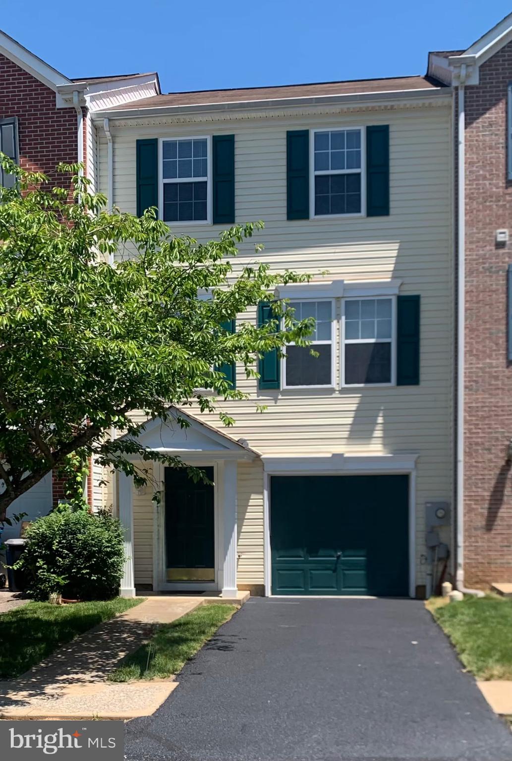 WHISPERING RIDGE - Residential