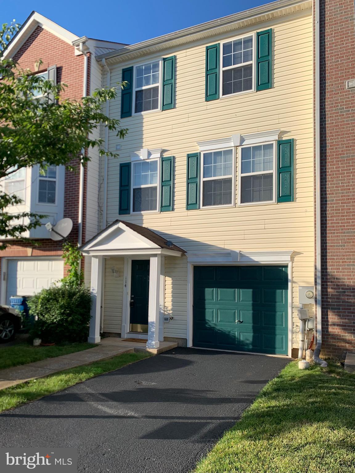 WHISPERING RIDGE - Residential