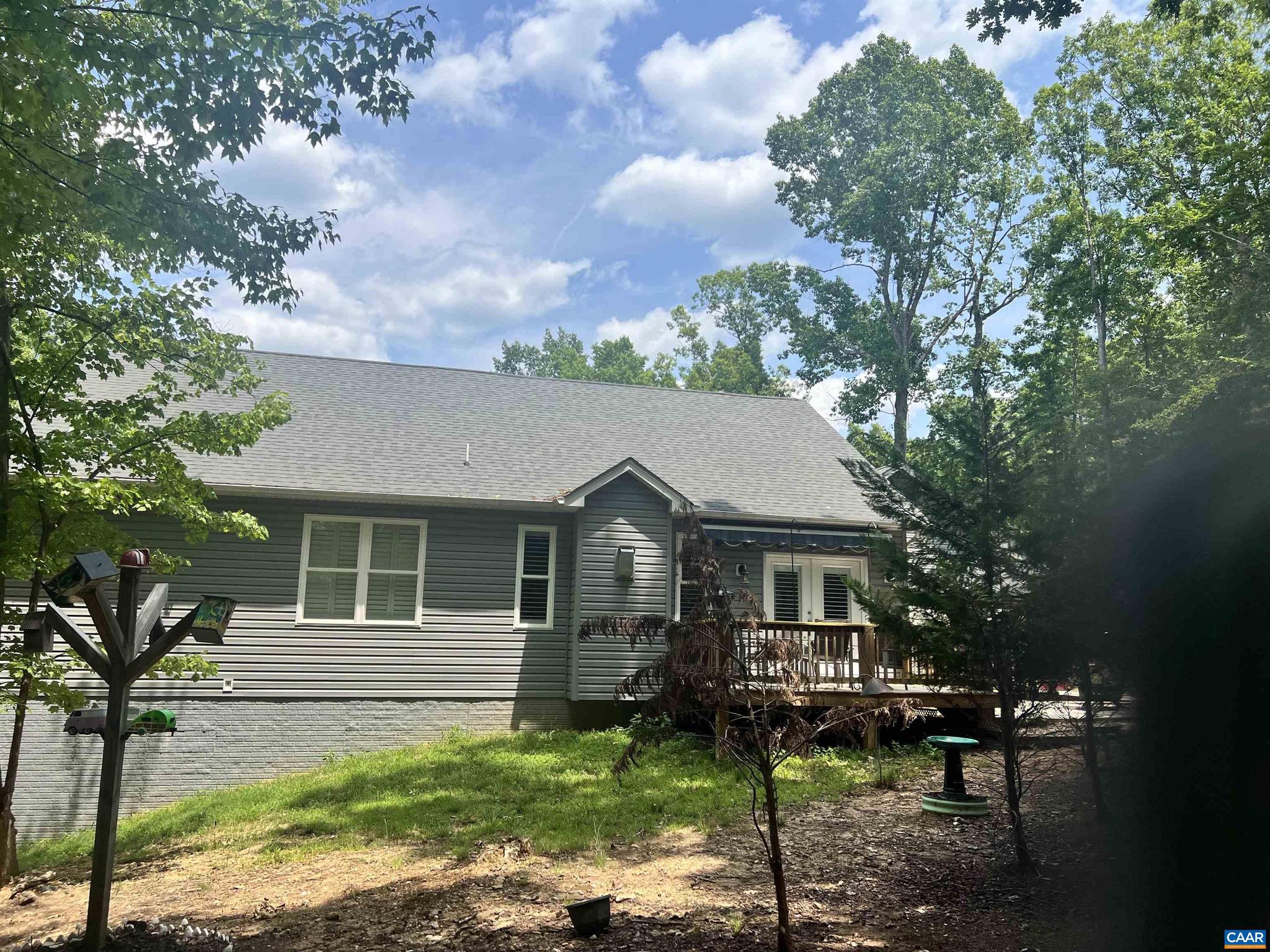 LAKE MONTICELLO - Residential