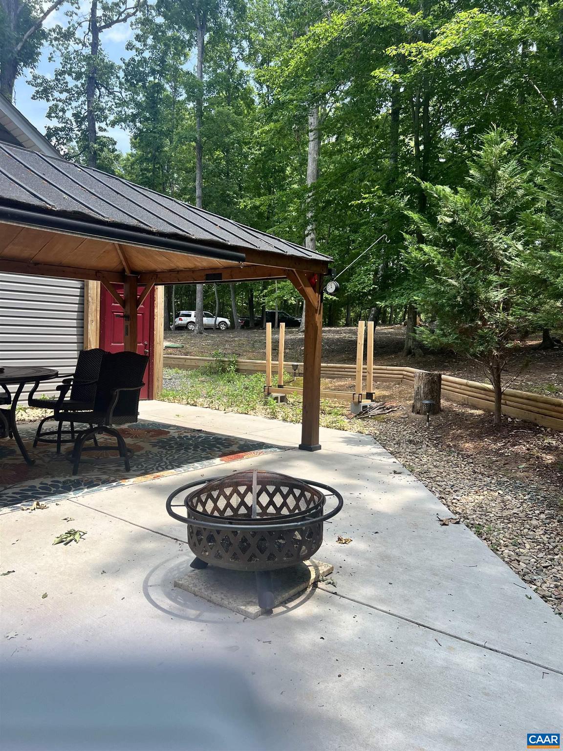 LAKE MONTICELLO - Residential