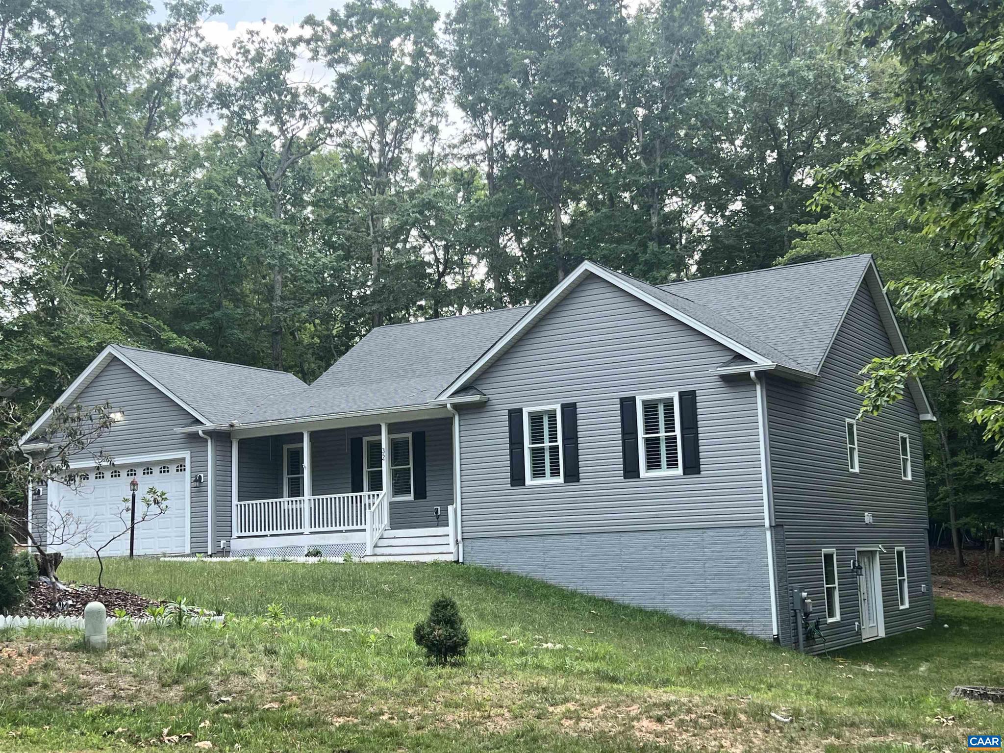 LAKE MONTICELLO - Residential