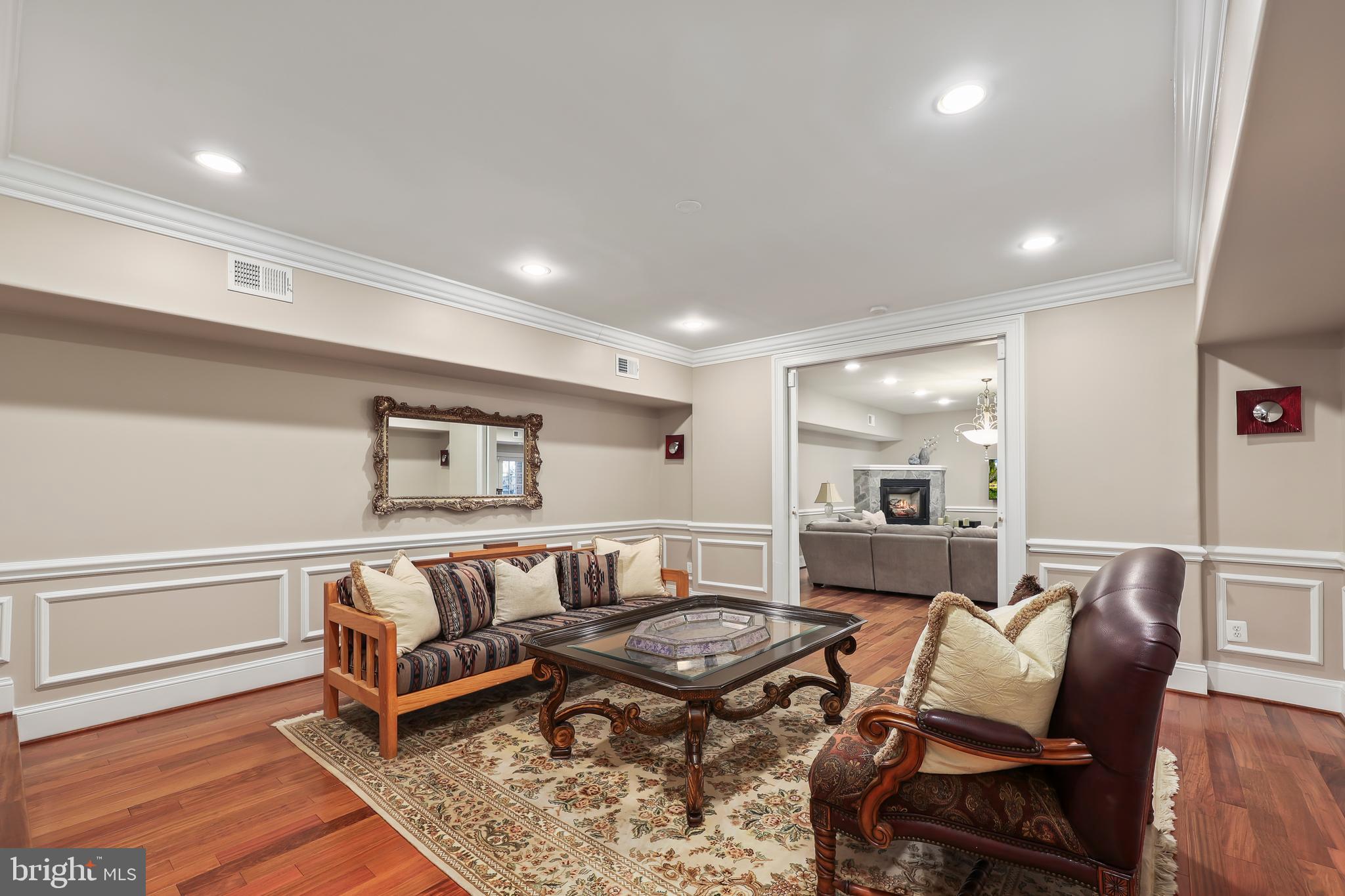 ANNANDALE ACRES - Residential