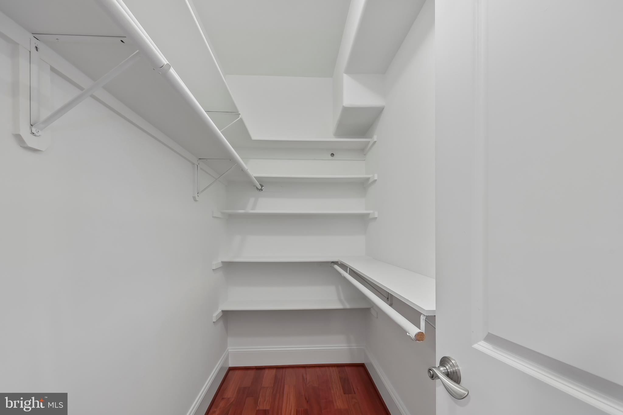 ANNANDALE ACRES - Residential