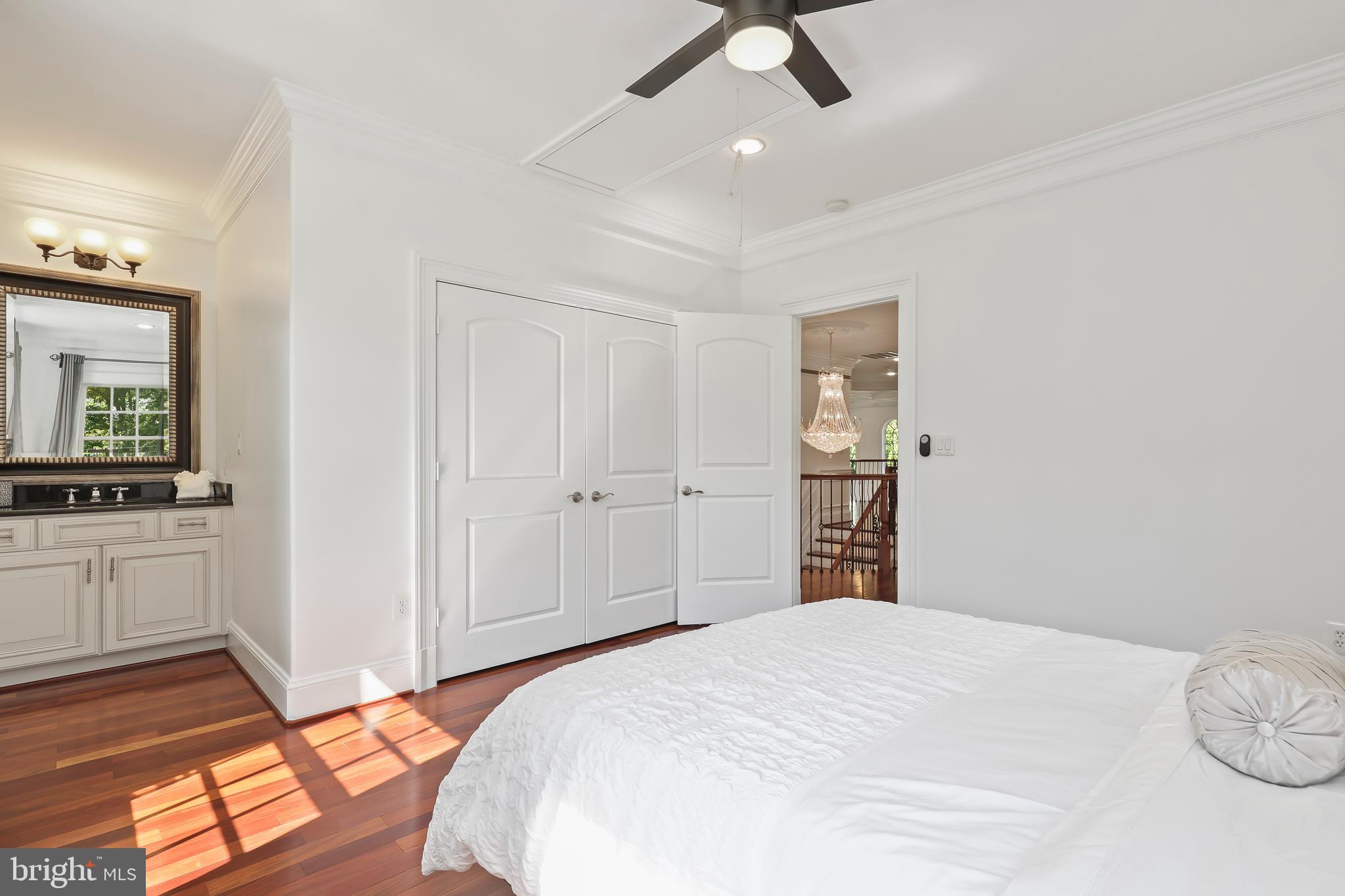 ANNANDALE ACRES - Residential