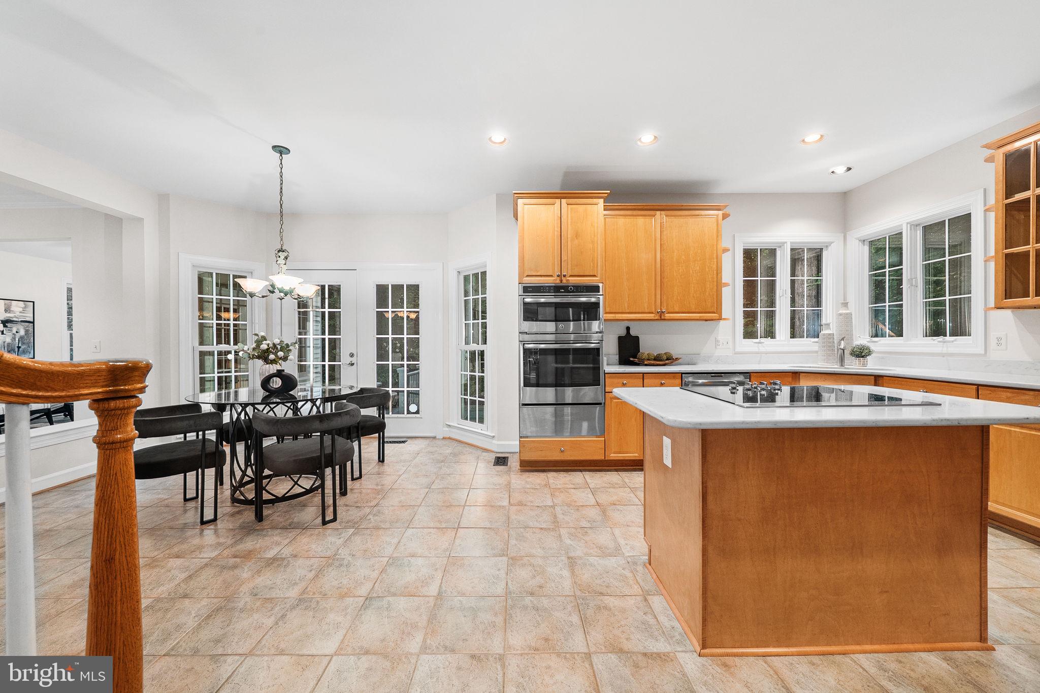 EDGEWATER - Residential