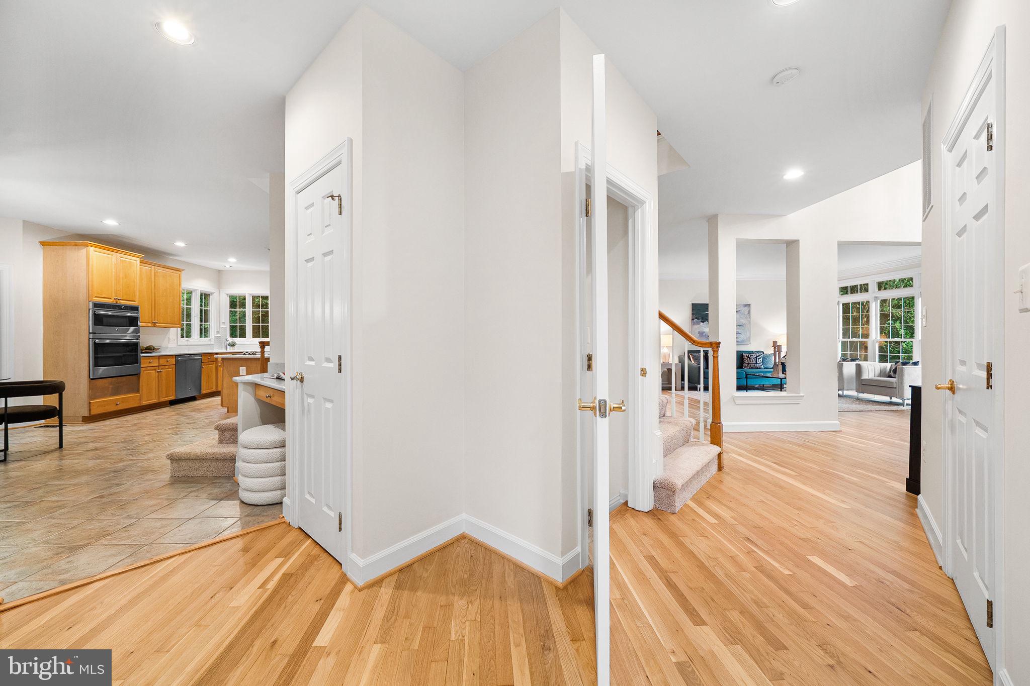 EDGEWATER - Residential