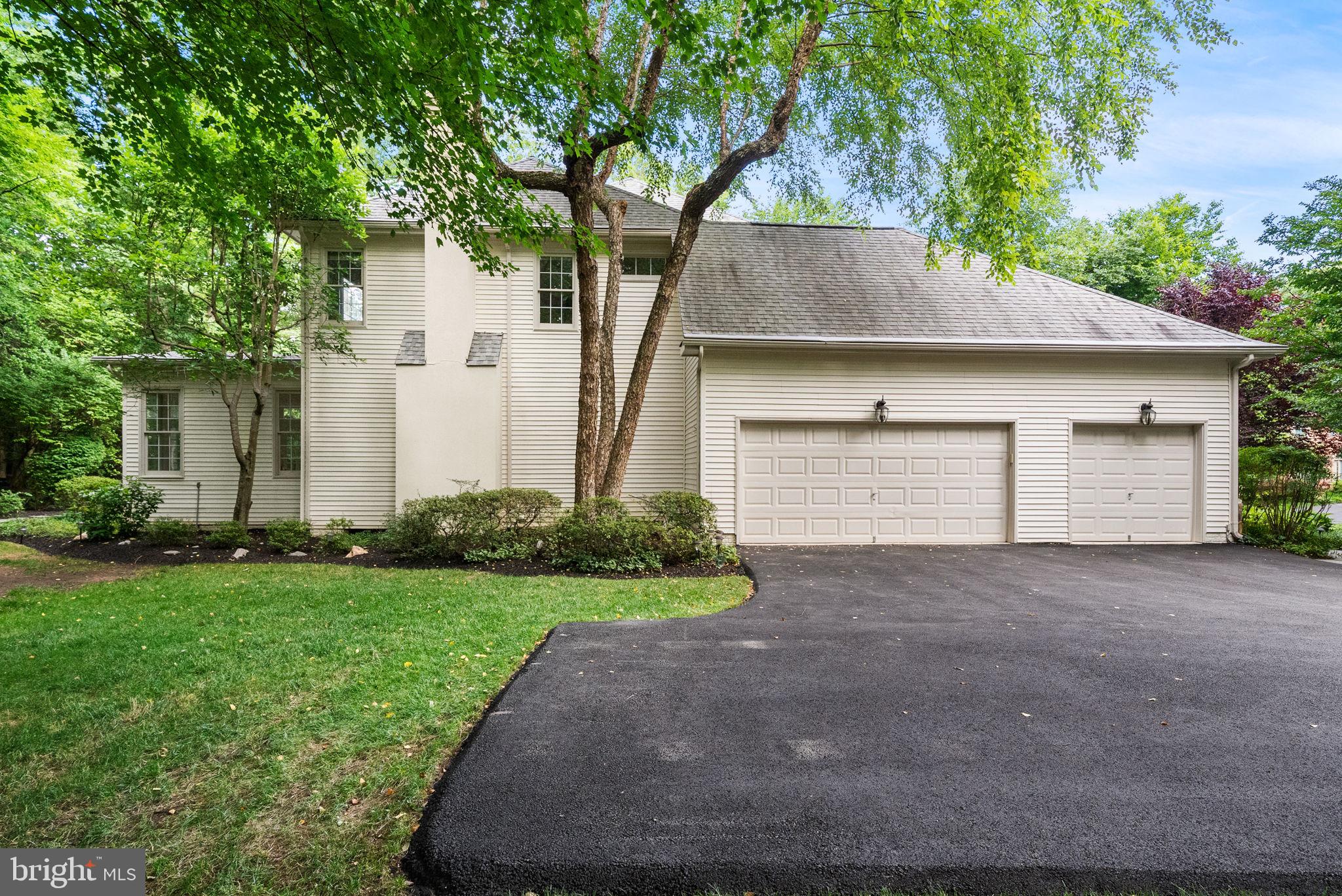 EDGEWATER - Residential