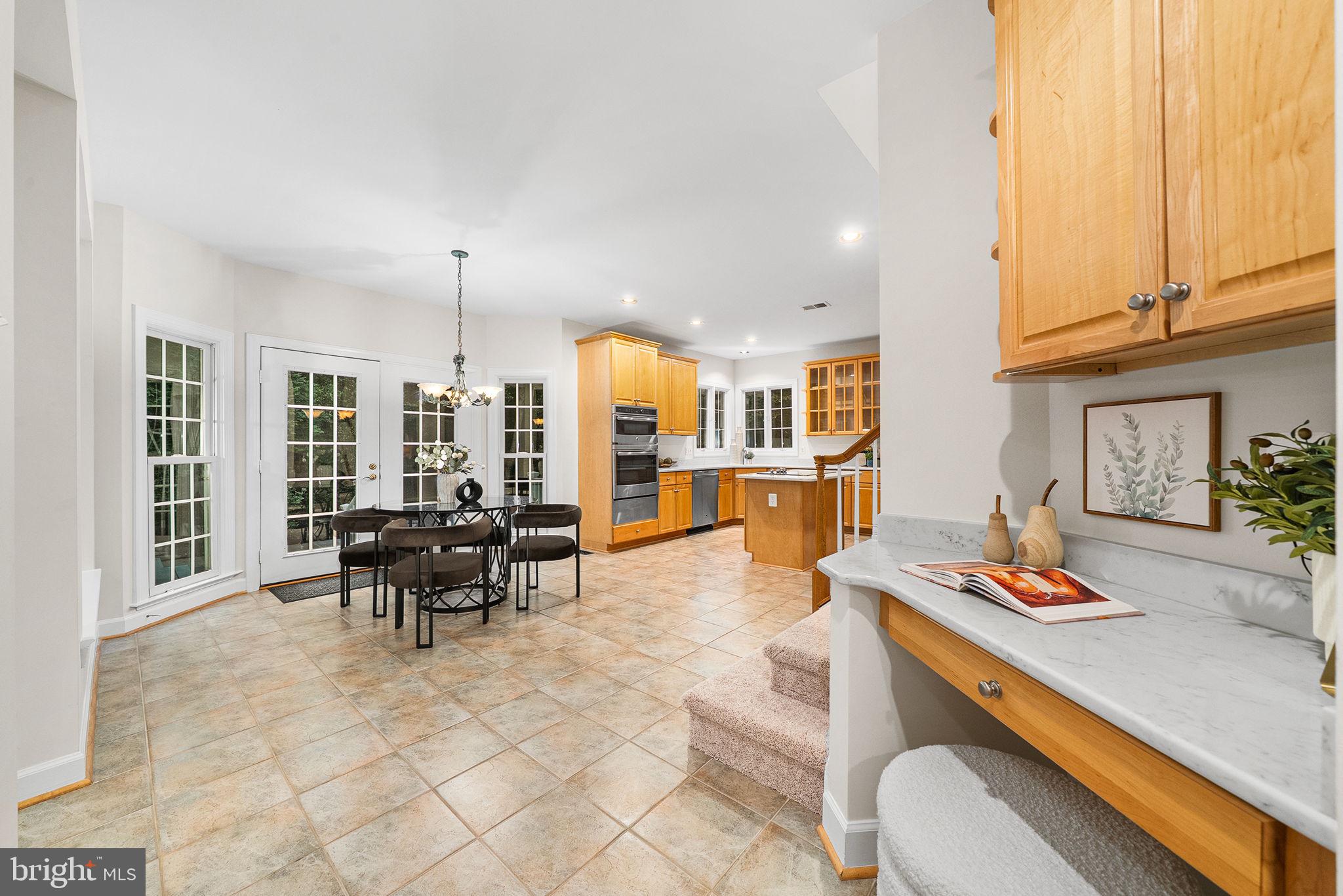 EDGEWATER - Residential