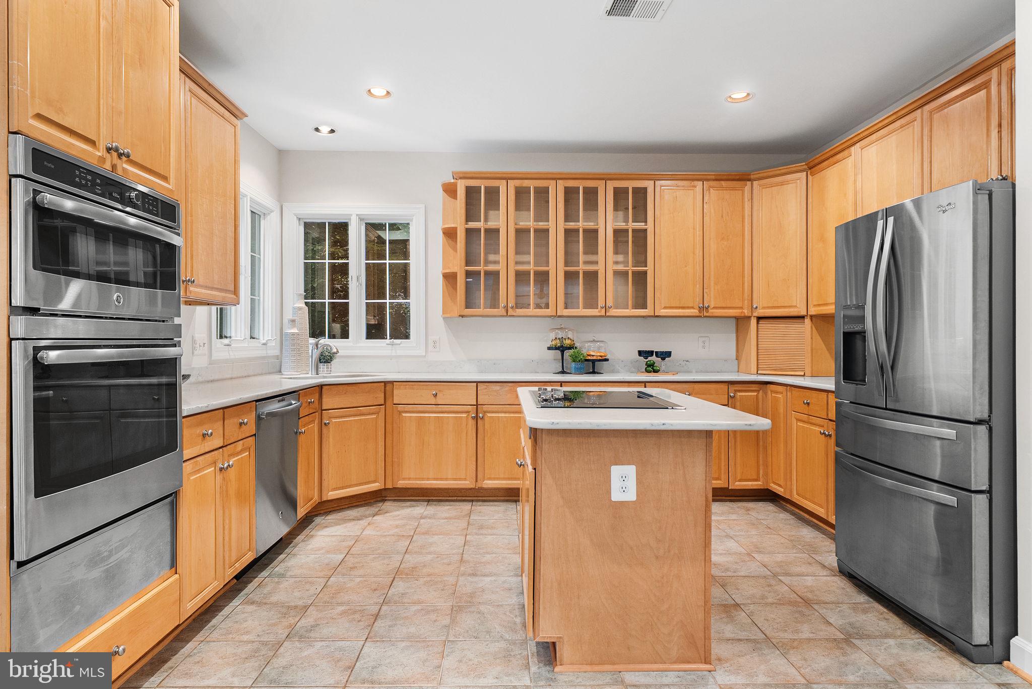 EDGEWATER - Residential