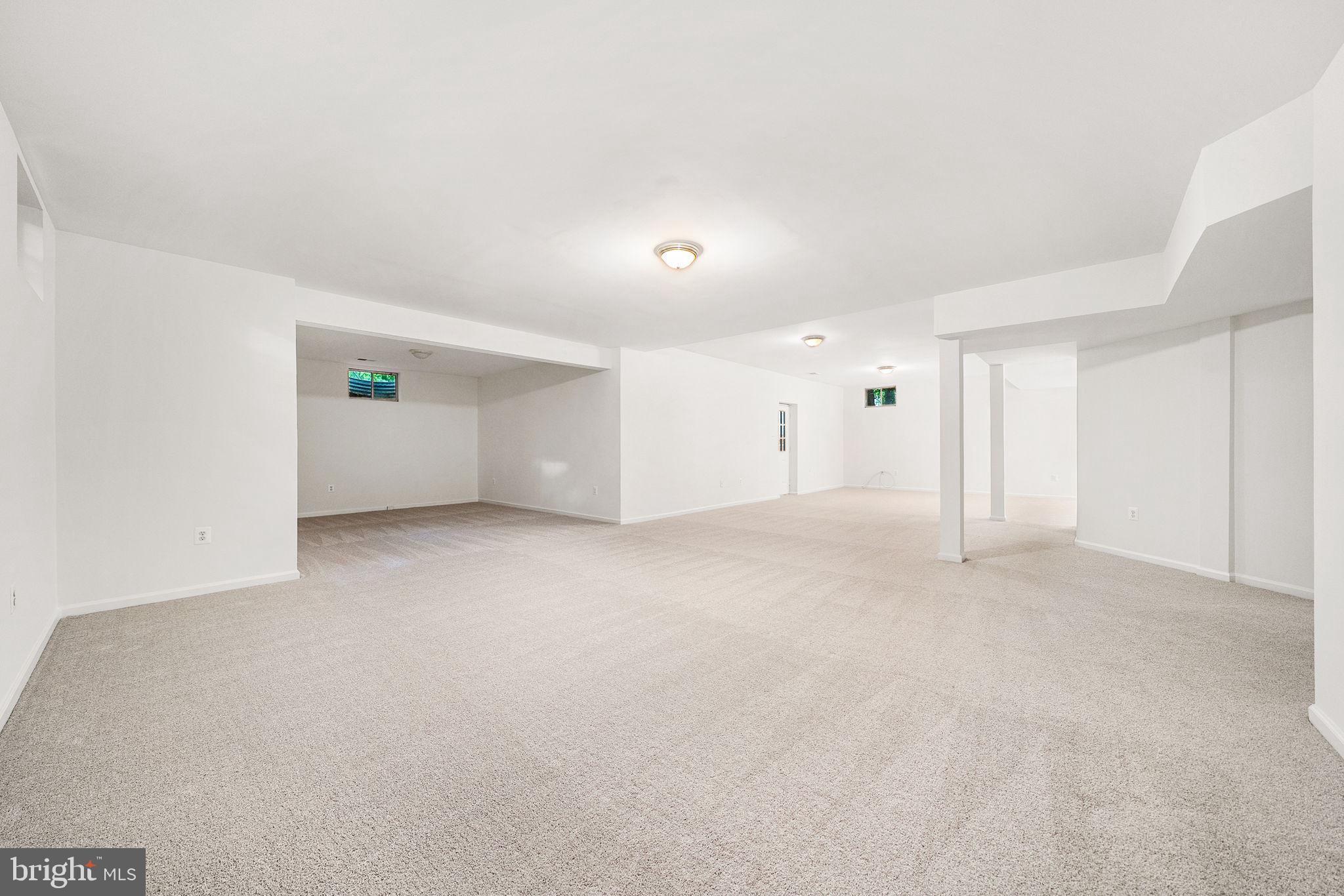 EDGEWATER - Residential