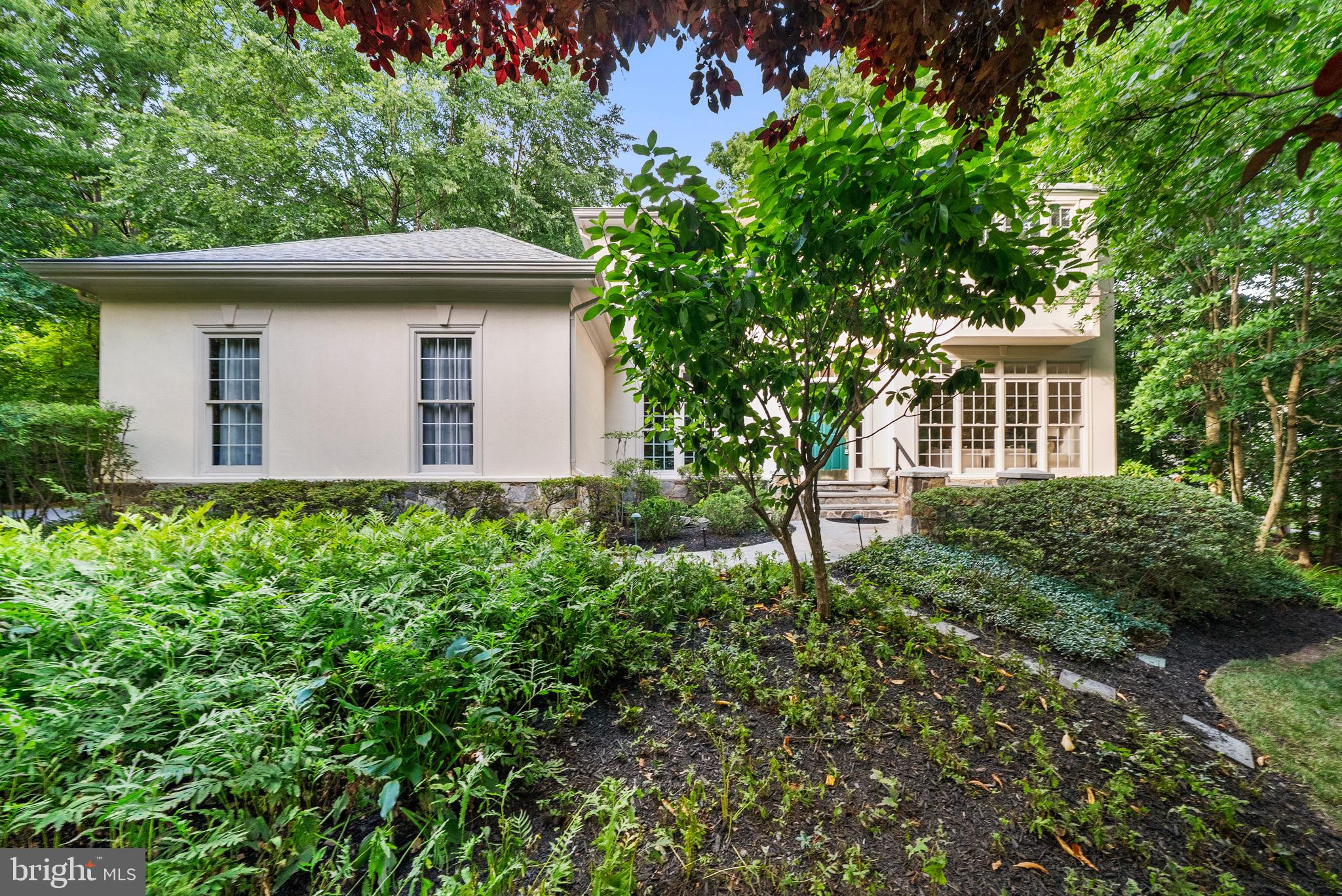 EDGEWATER - Residential