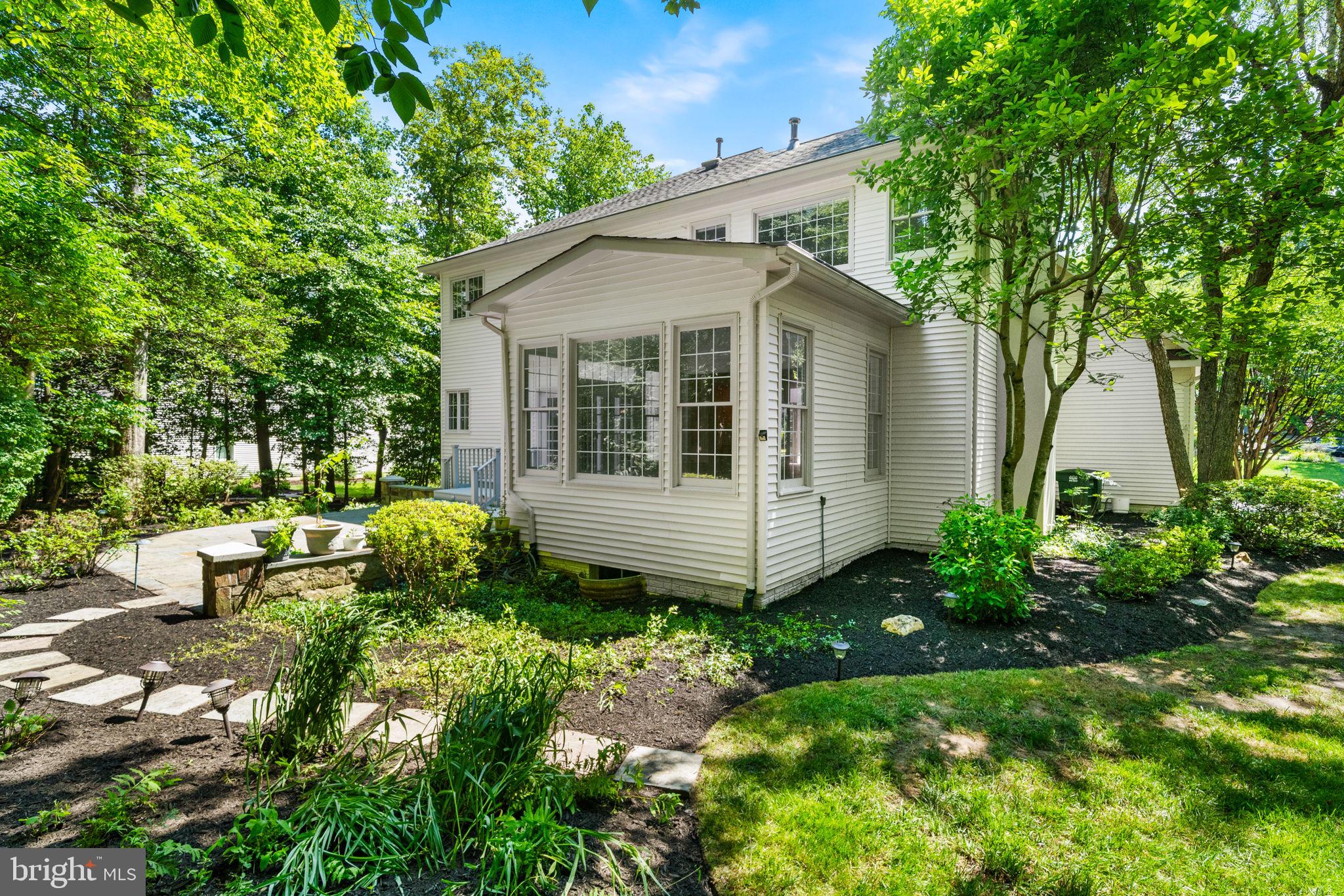 EDGEWATER - Residential