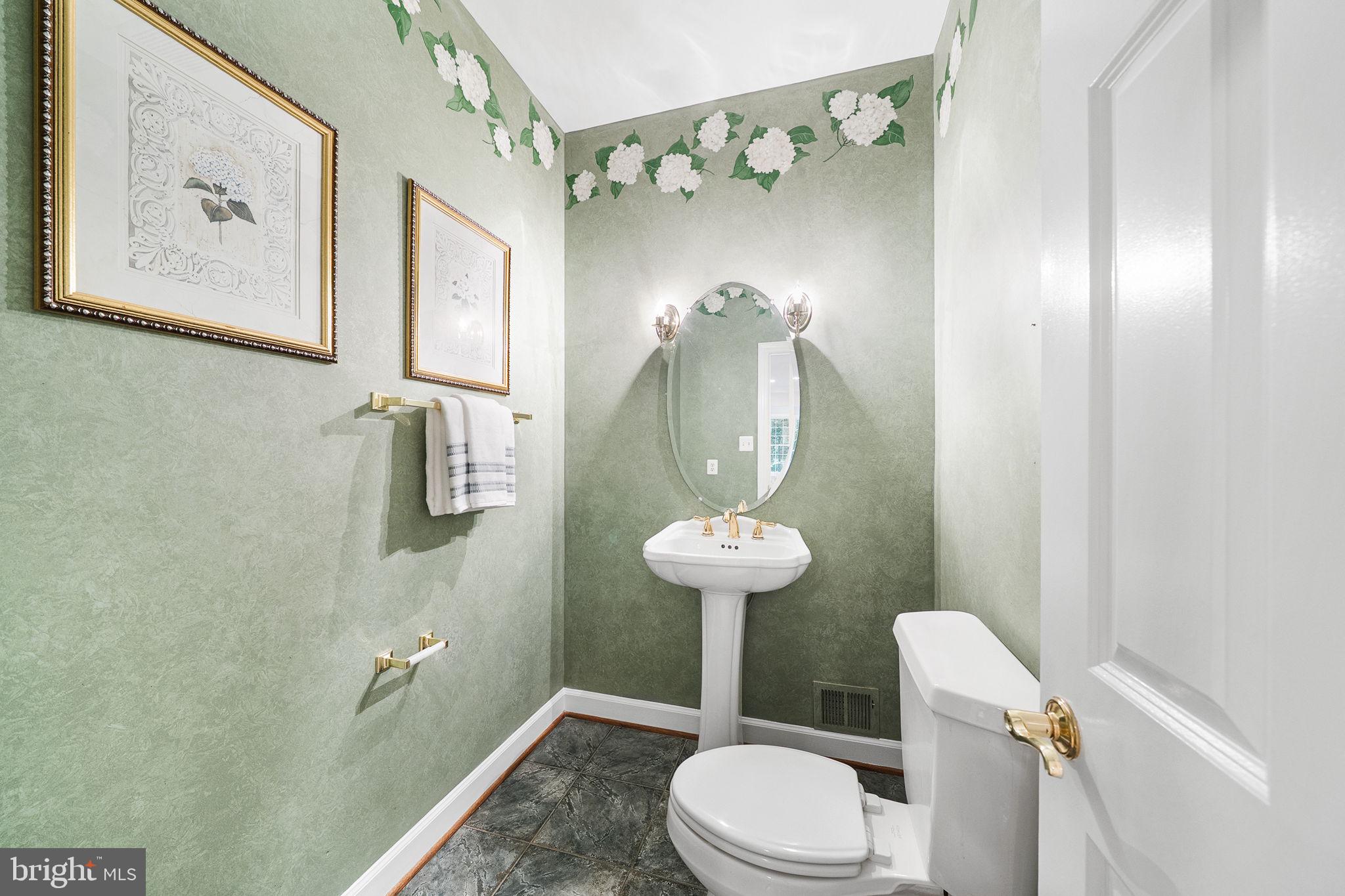 EDGEWATER - Residential