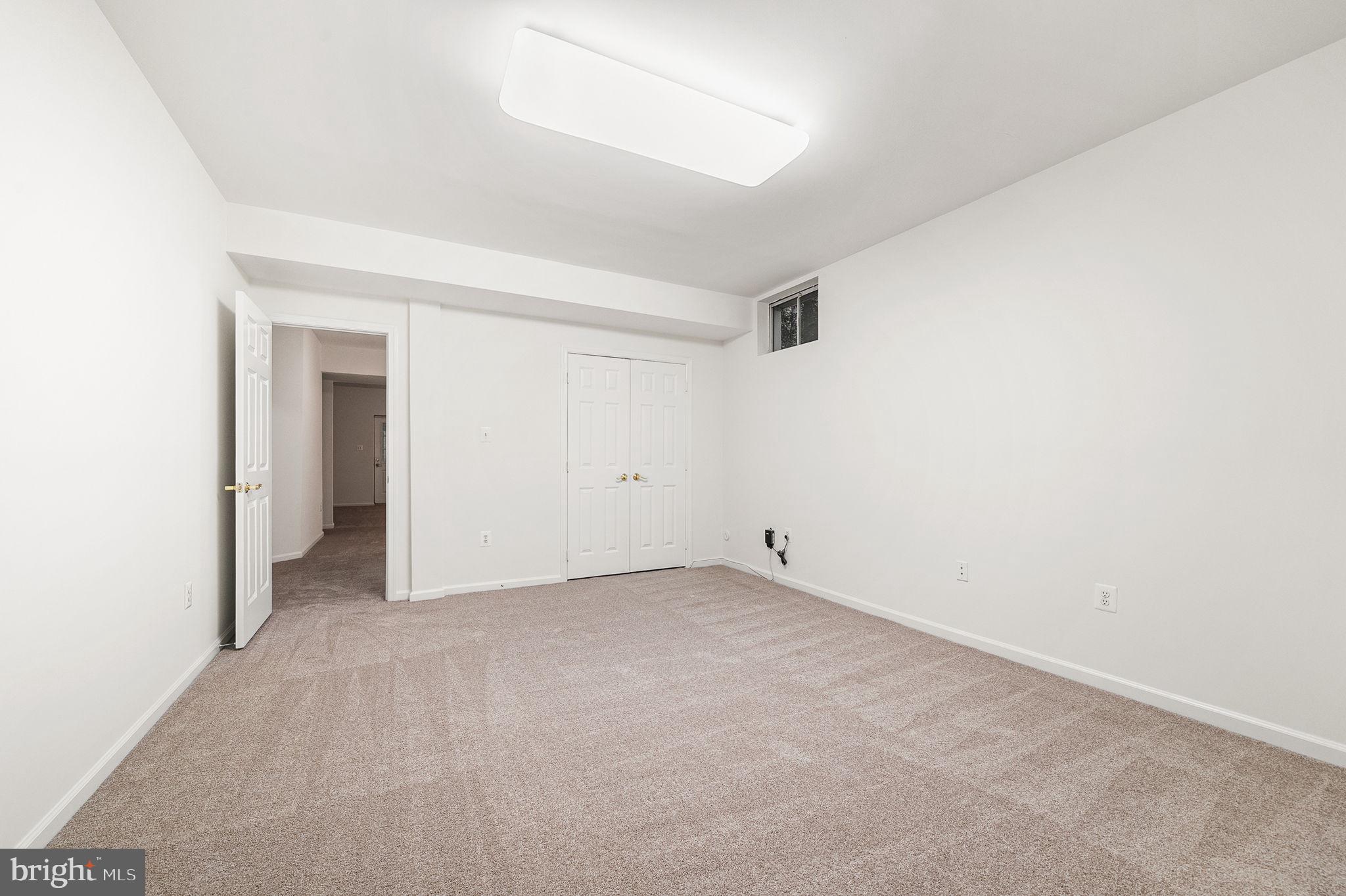 EDGEWATER - Residential